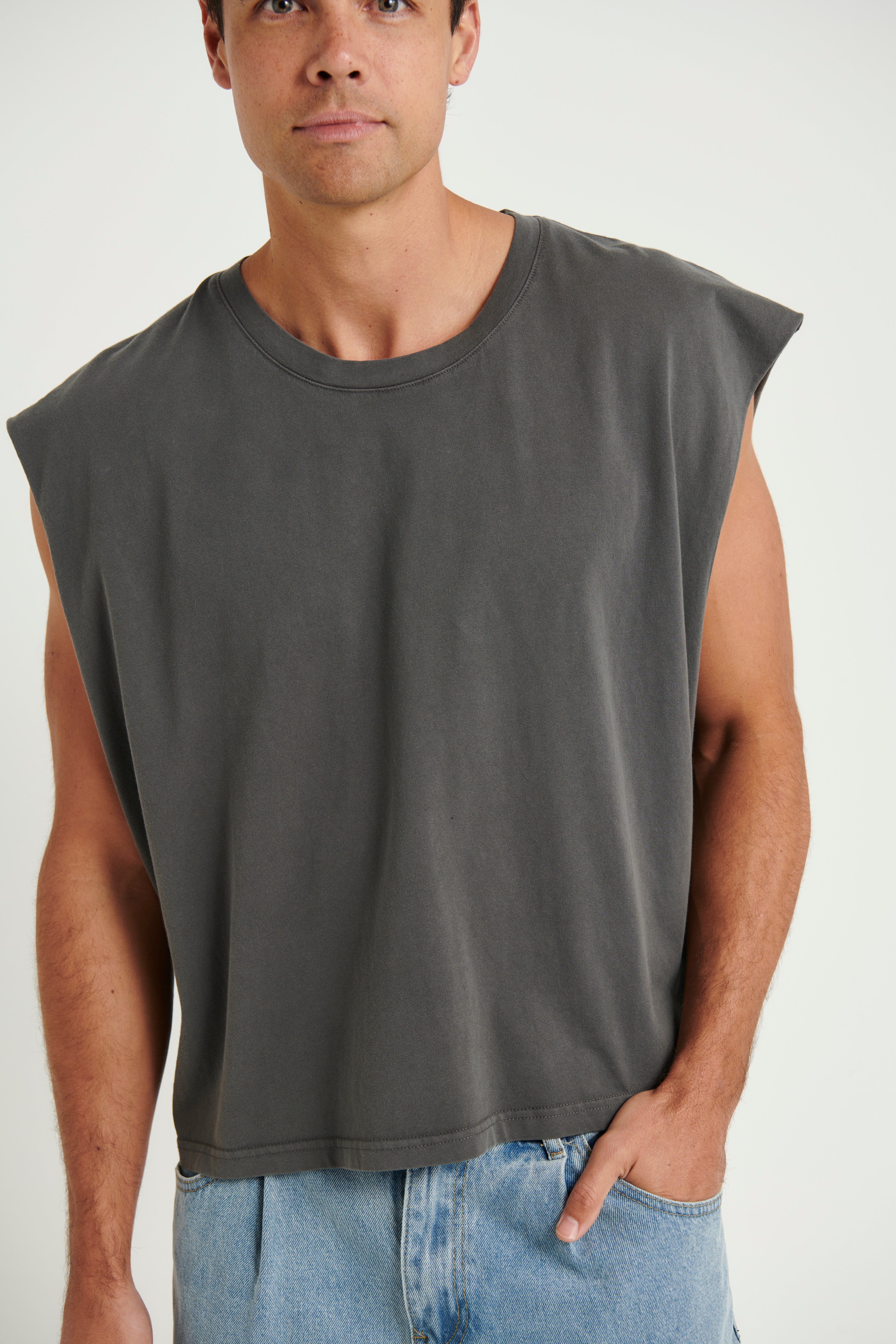 NTH Crop Box Tank Charcoal