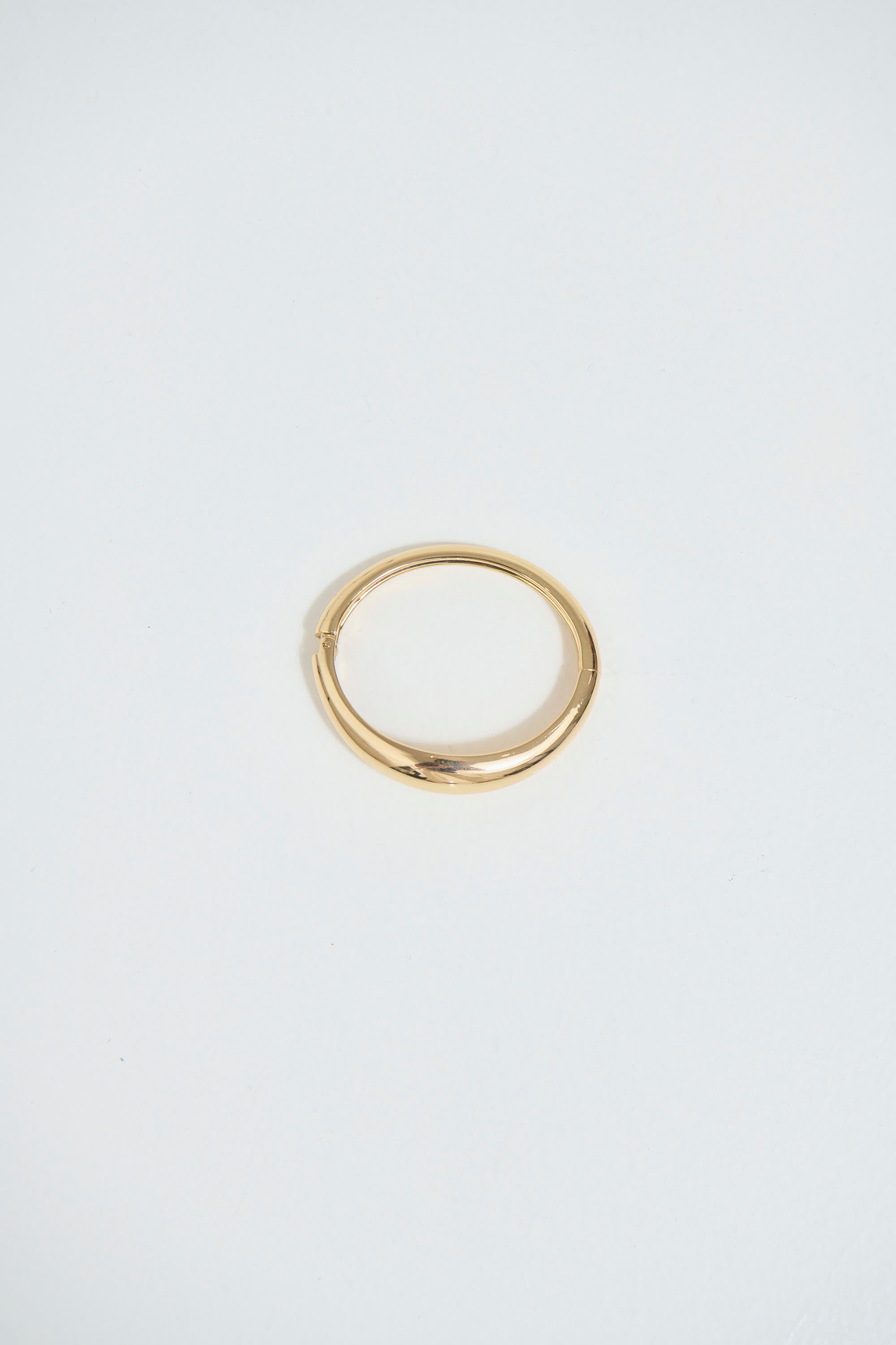 Cacia Bangle Gold