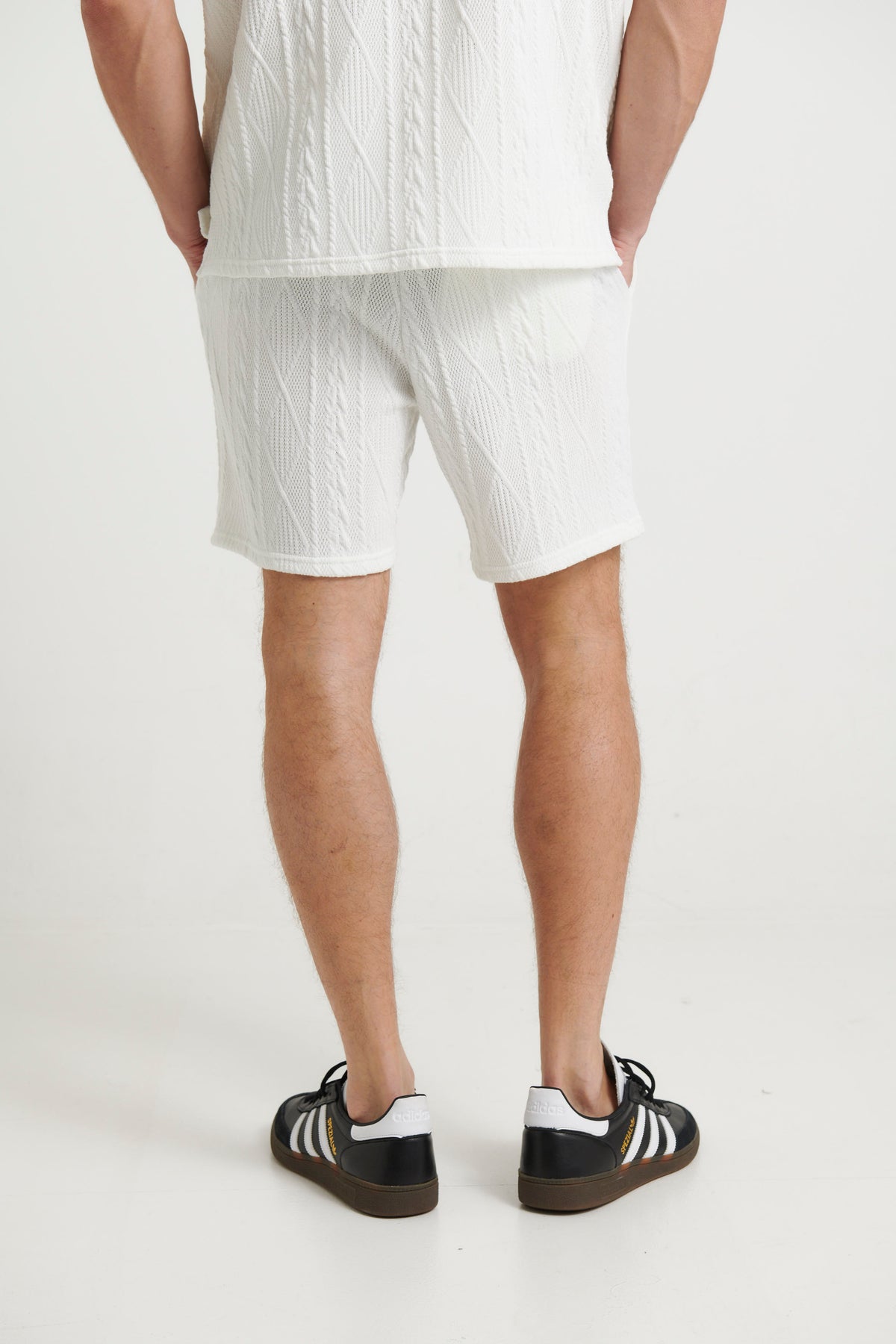 Locky Knitted Texture Short White