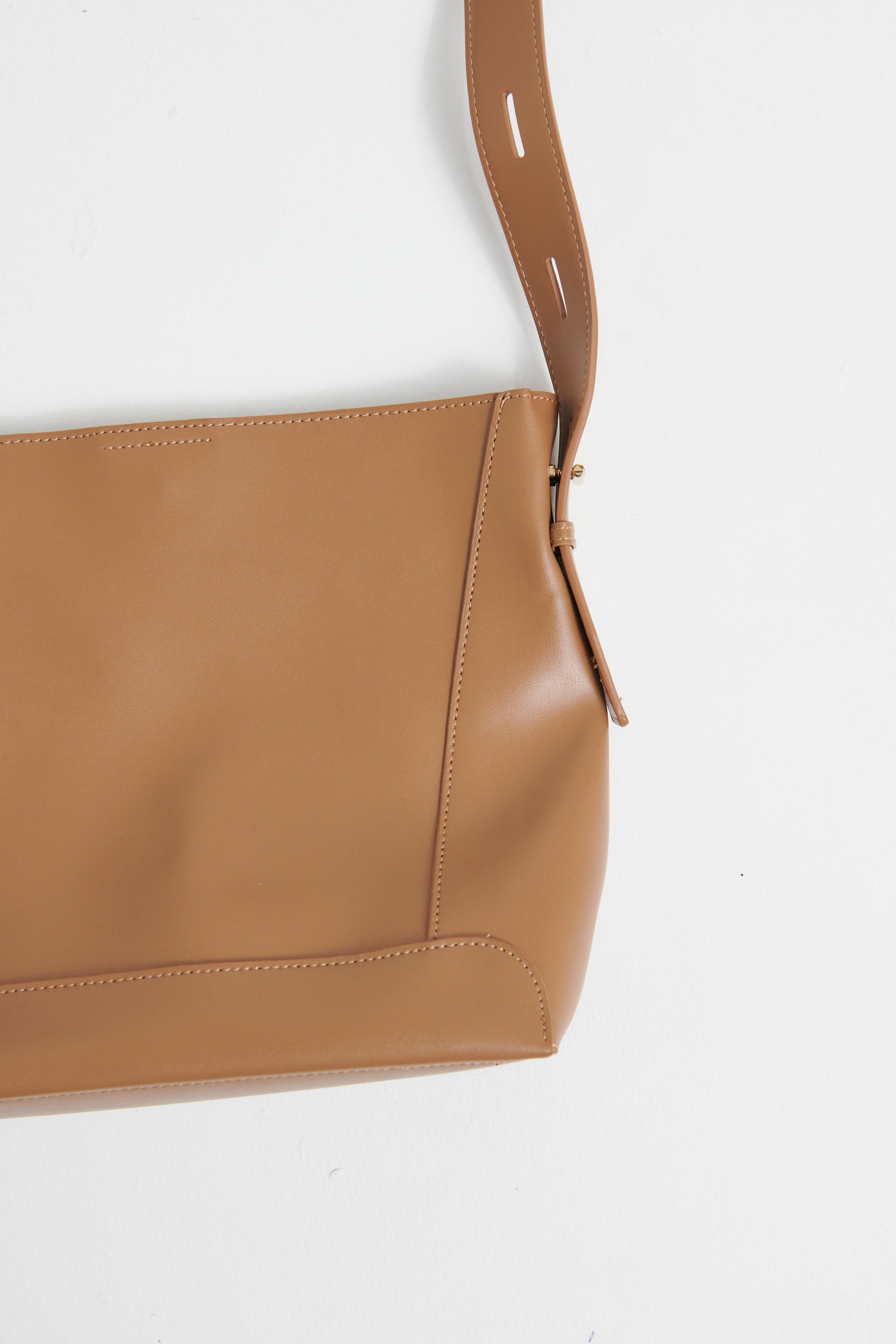 Peppa Bucket Bag Tan