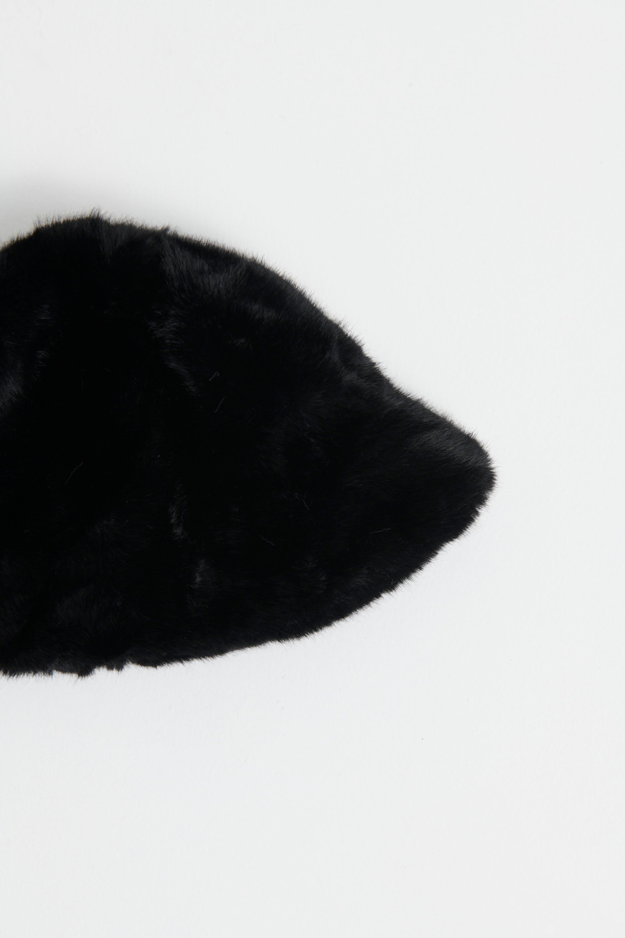 Lana Fluffy Hat Black