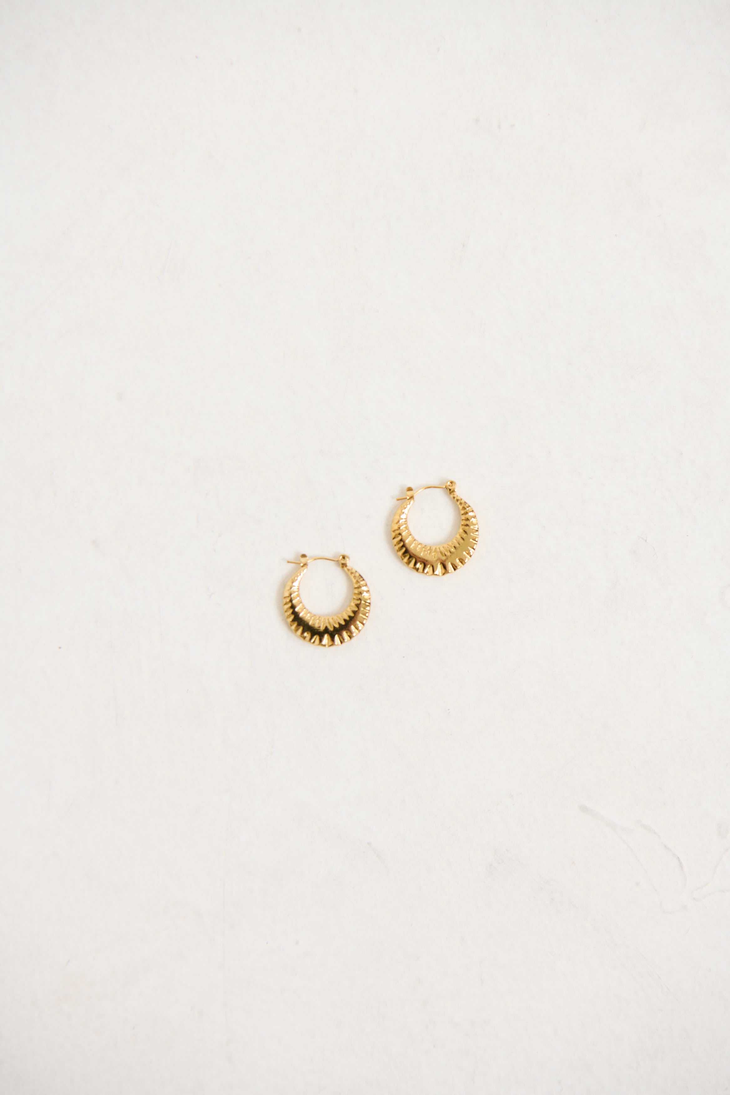 Mia Hoop Earring Gold