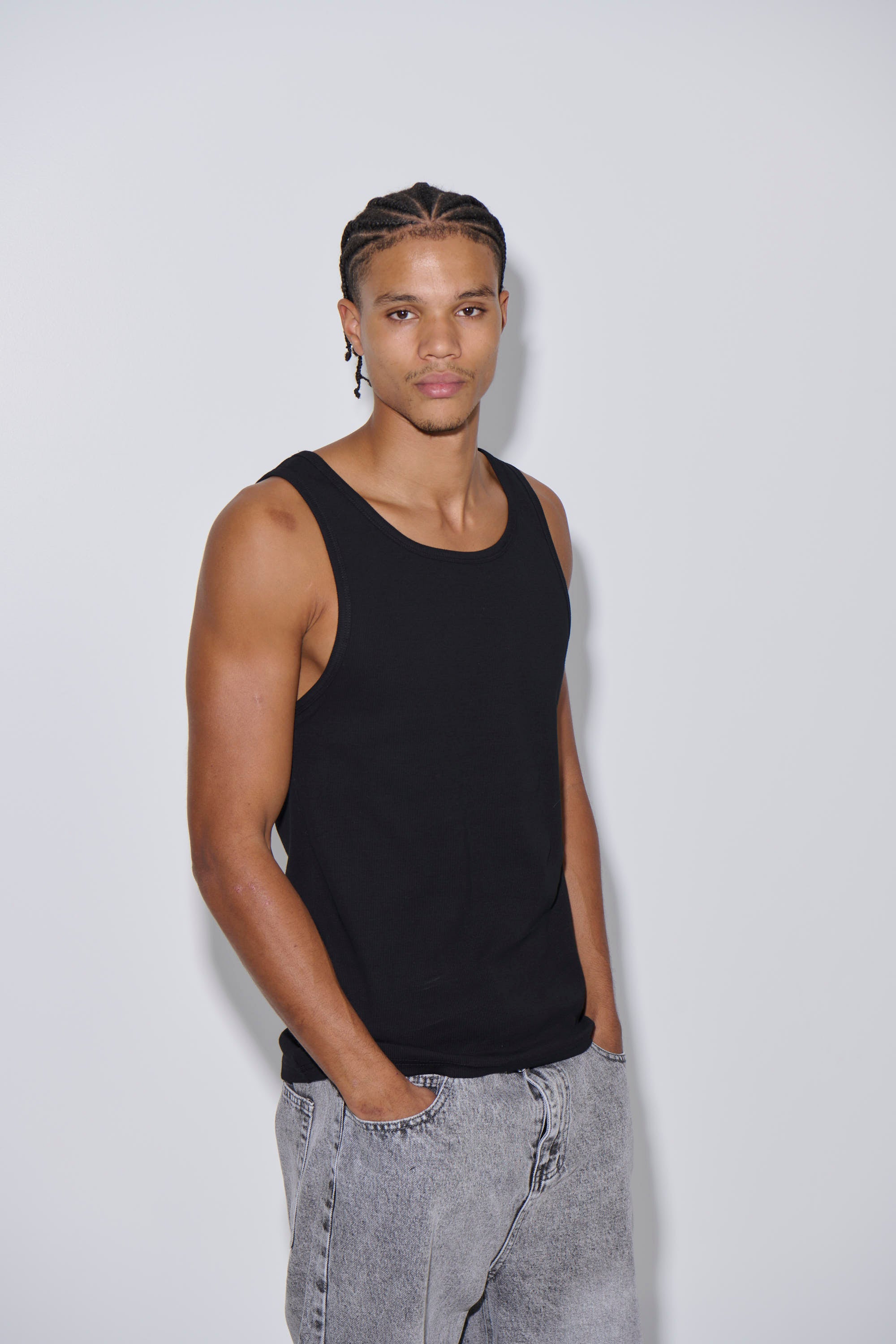 NTH Fitted Ribbed Tank Black