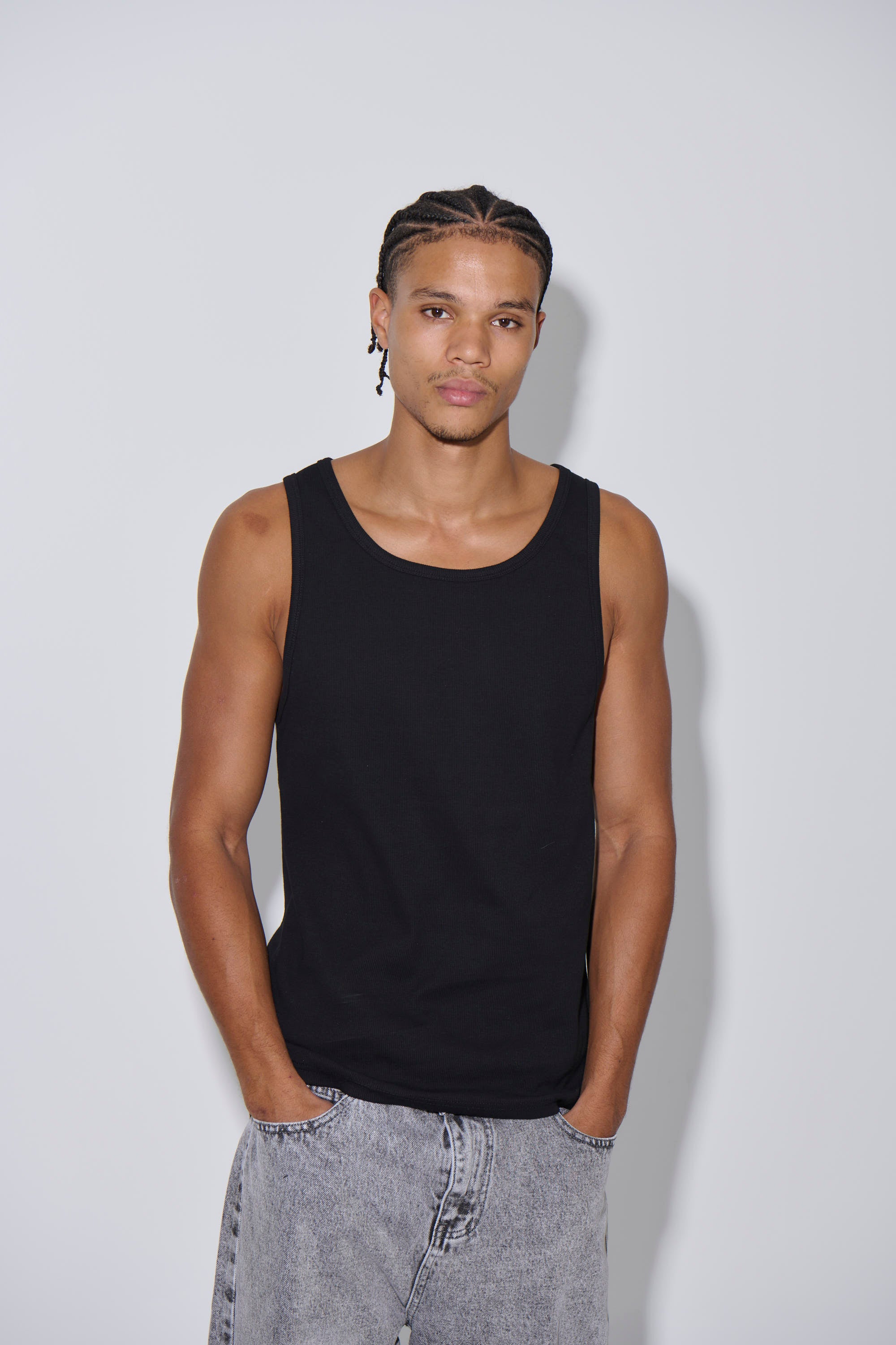 NTH Fitted Ribbed Tank Black