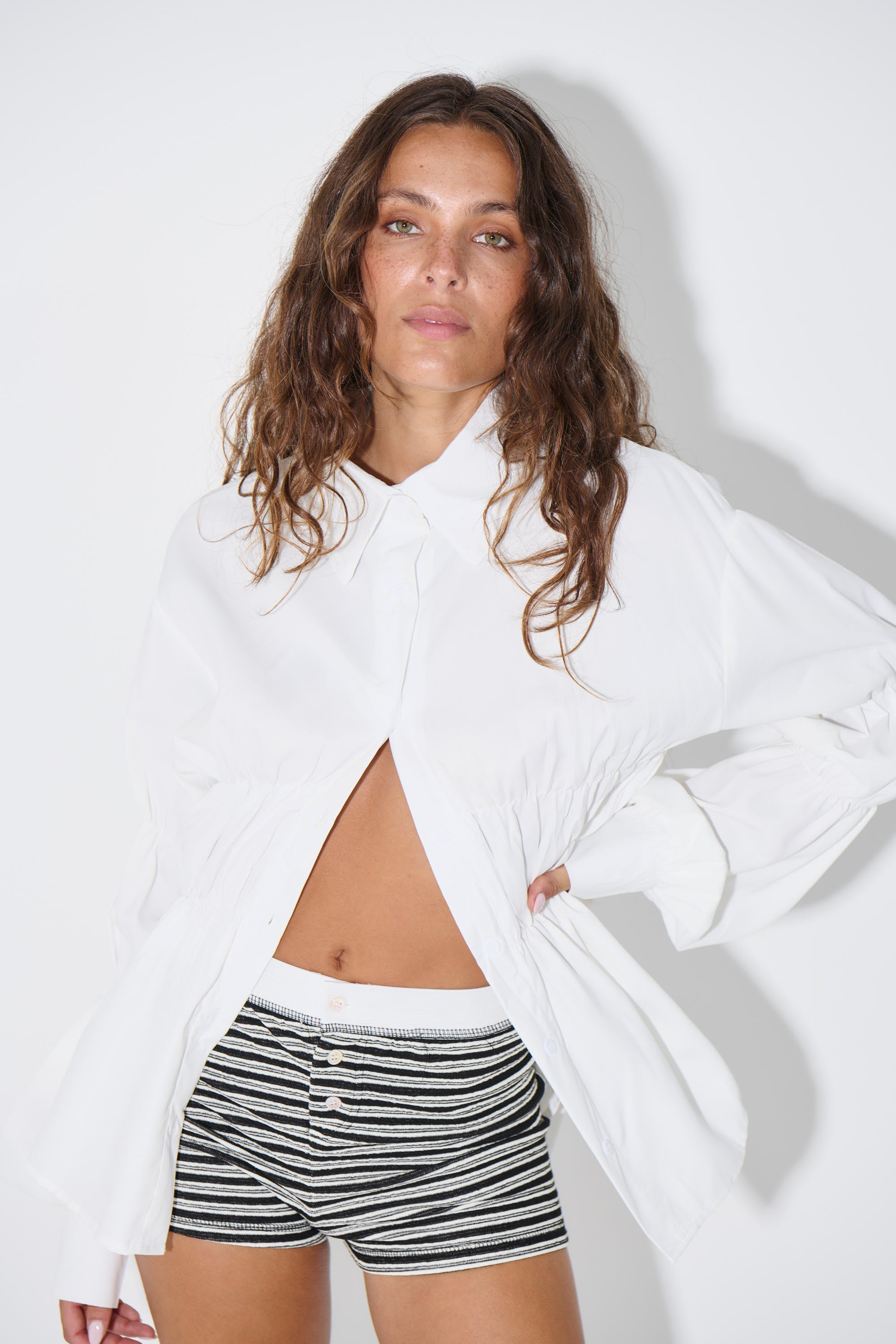 Sol Short Black/White