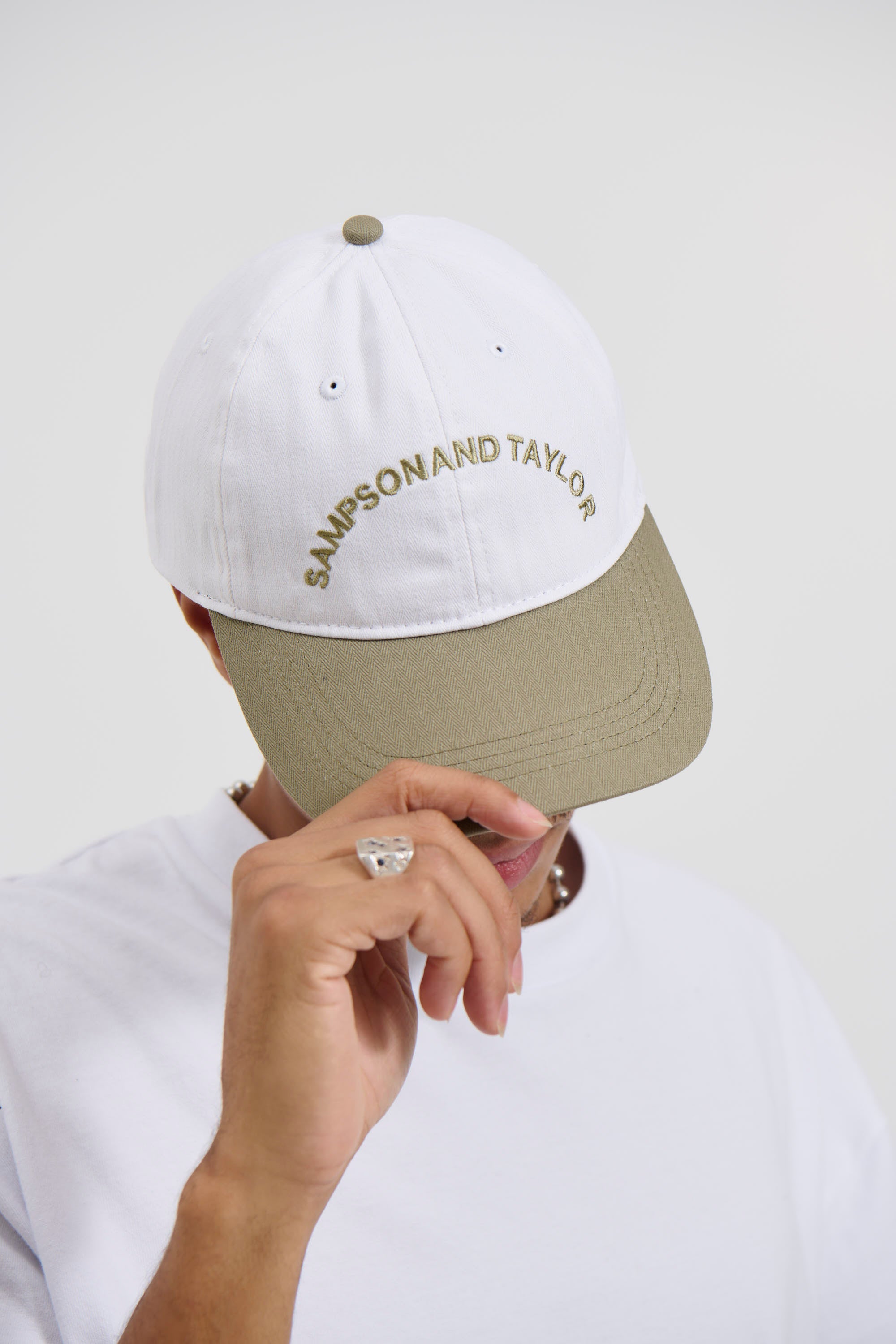 Holiday Cap Emerald