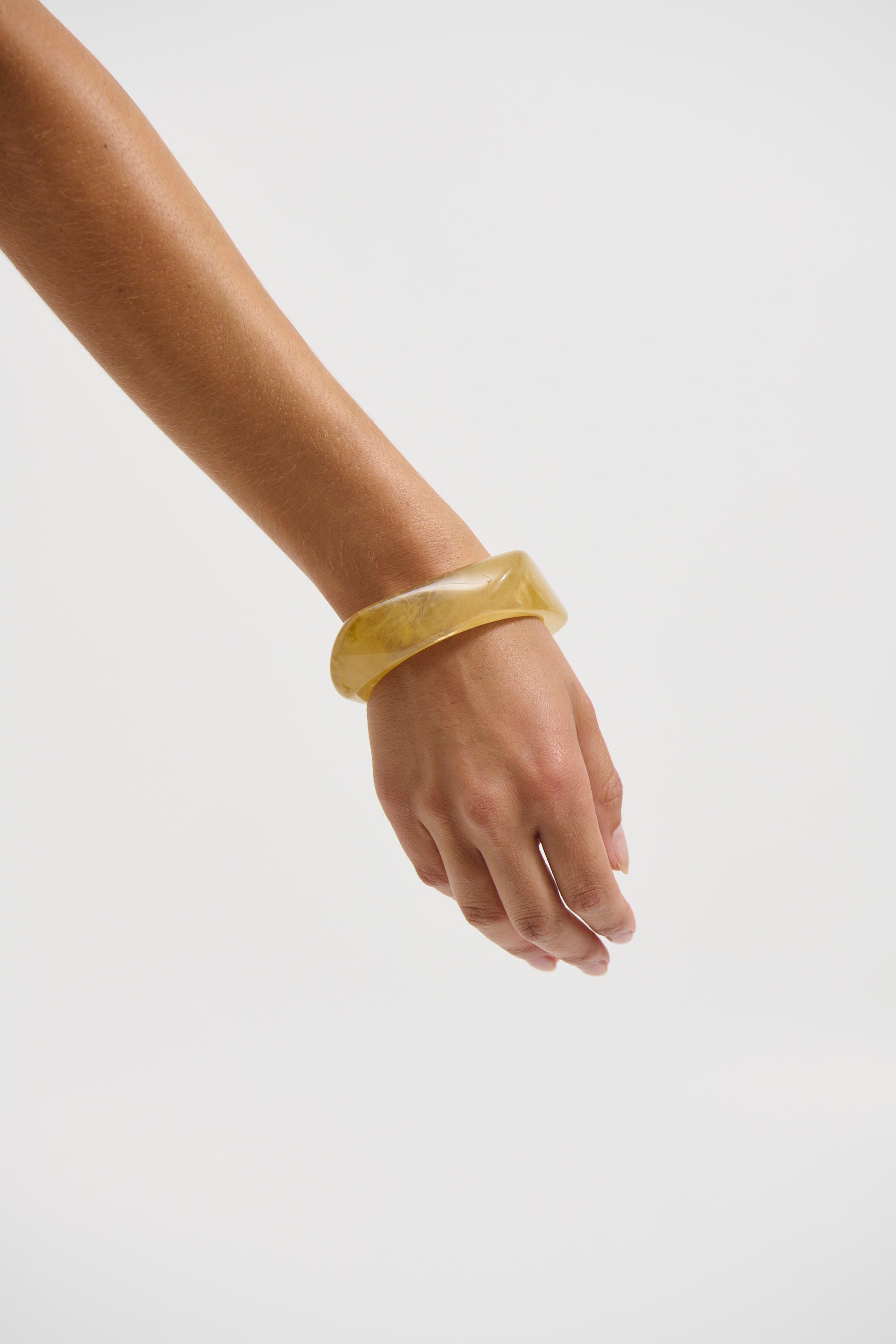 Ostini Bangle Milk