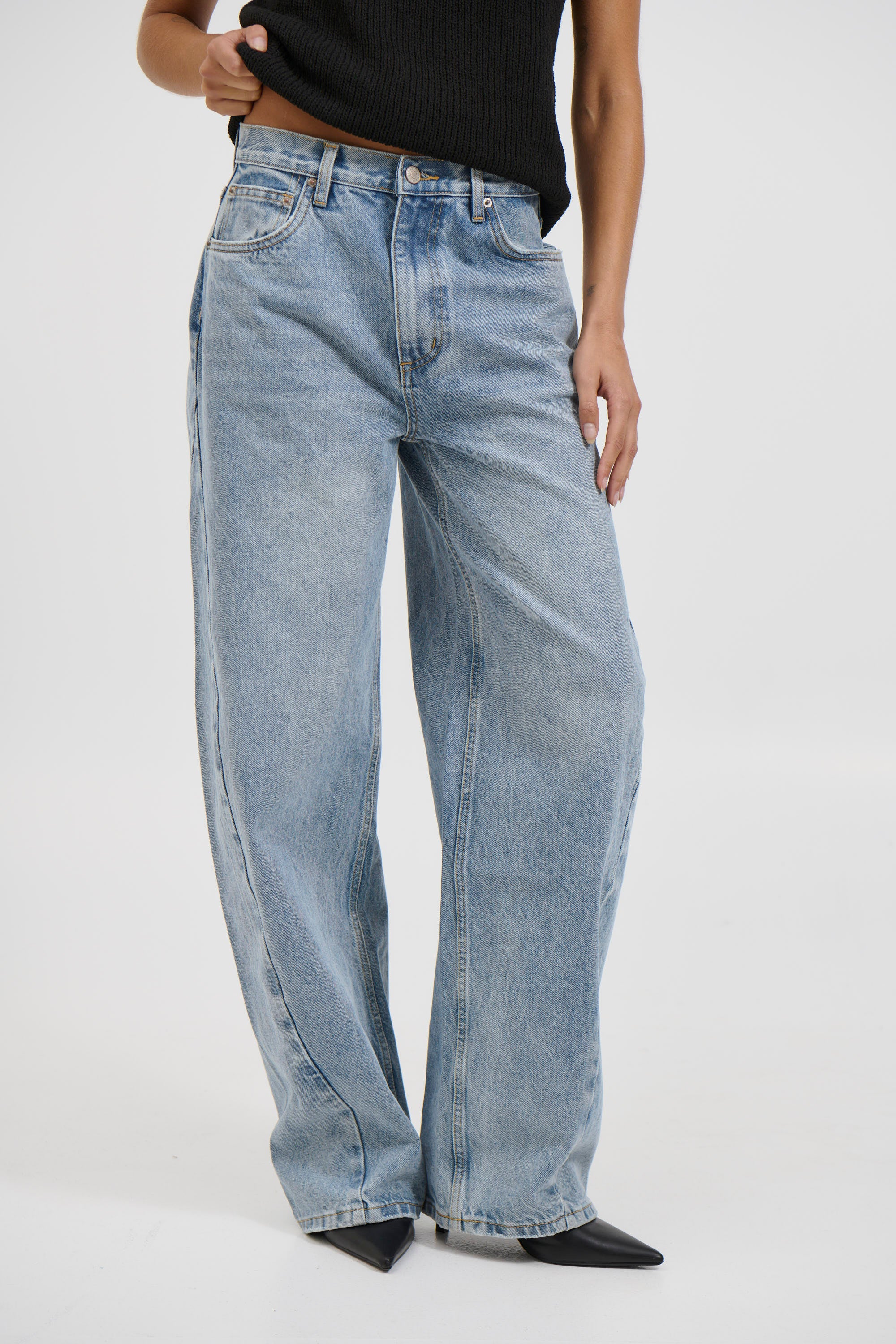 Brooklyn Barrel Leg Jean Oakland Blue
