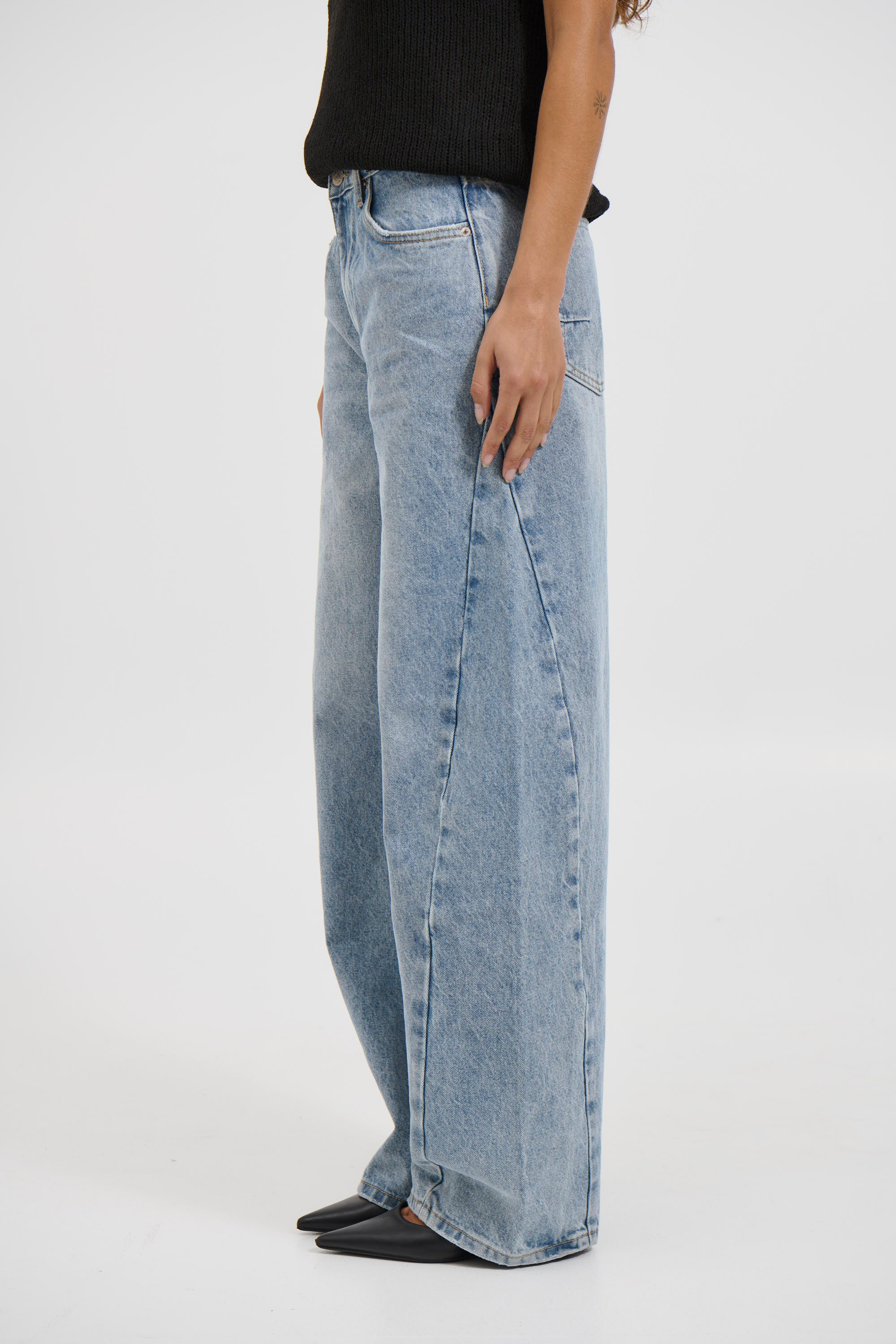 Brooklyn Barrel Leg Jean Oakland Blue