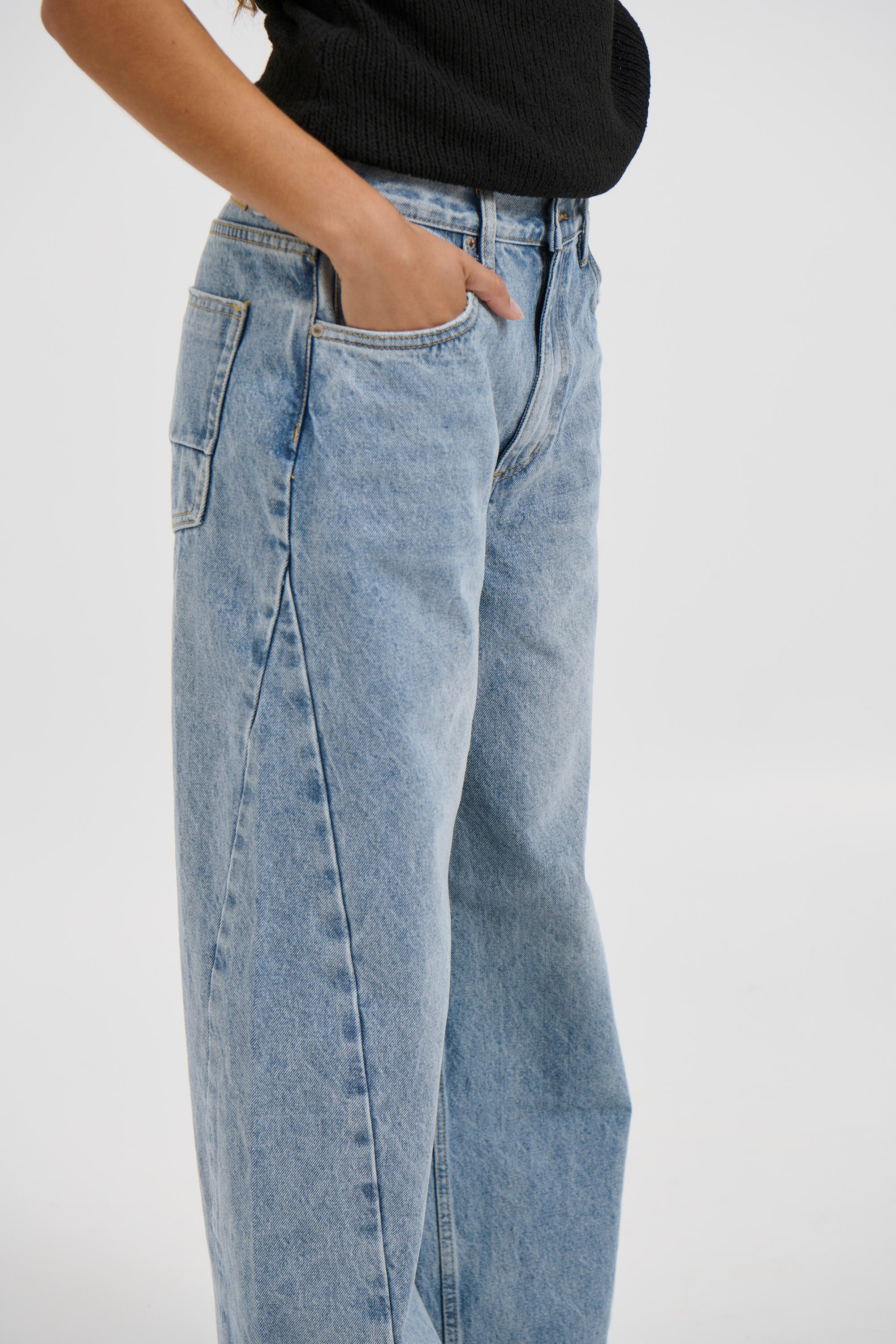 Brooklyn Barrel Leg Jean Oakland Blue