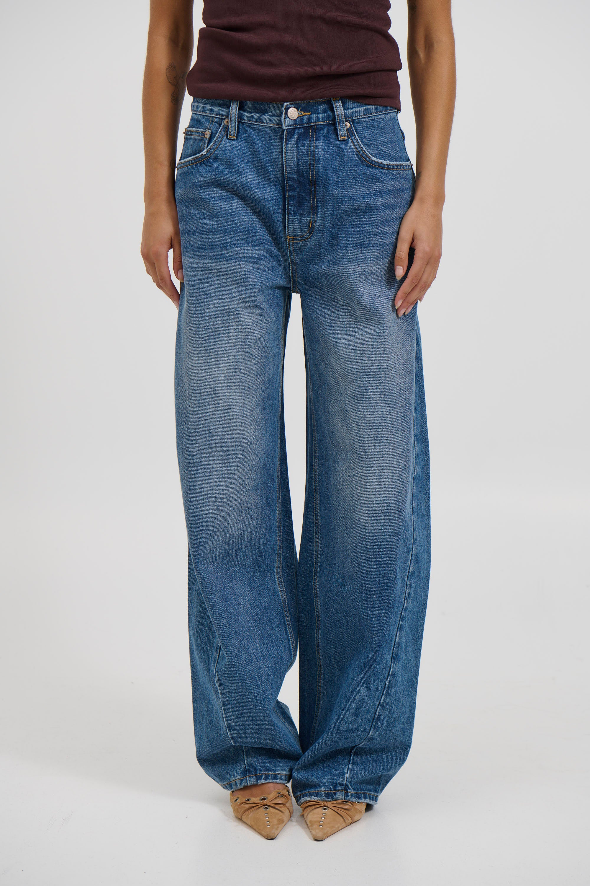 Brooklyn Barrel Leg Jean True Blue