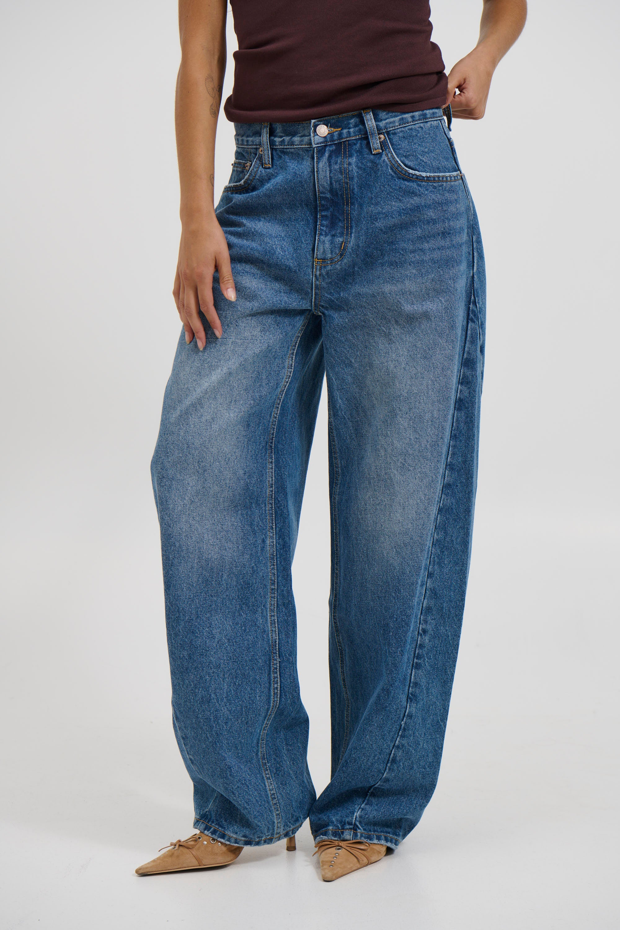 Brooklyn Barrel Leg Jean True Blue