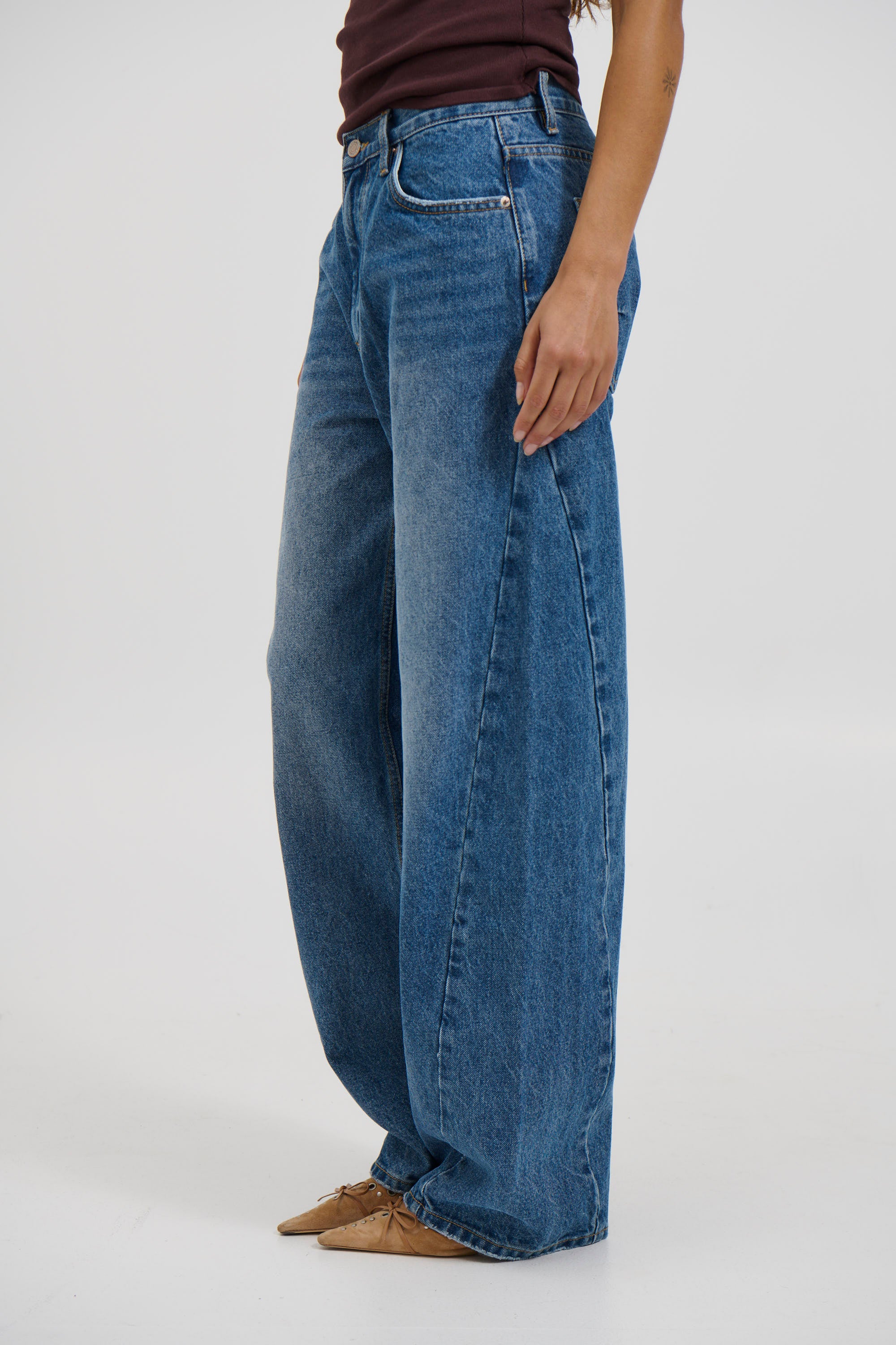 Brooklyn Barrel Leg Jean True Blue