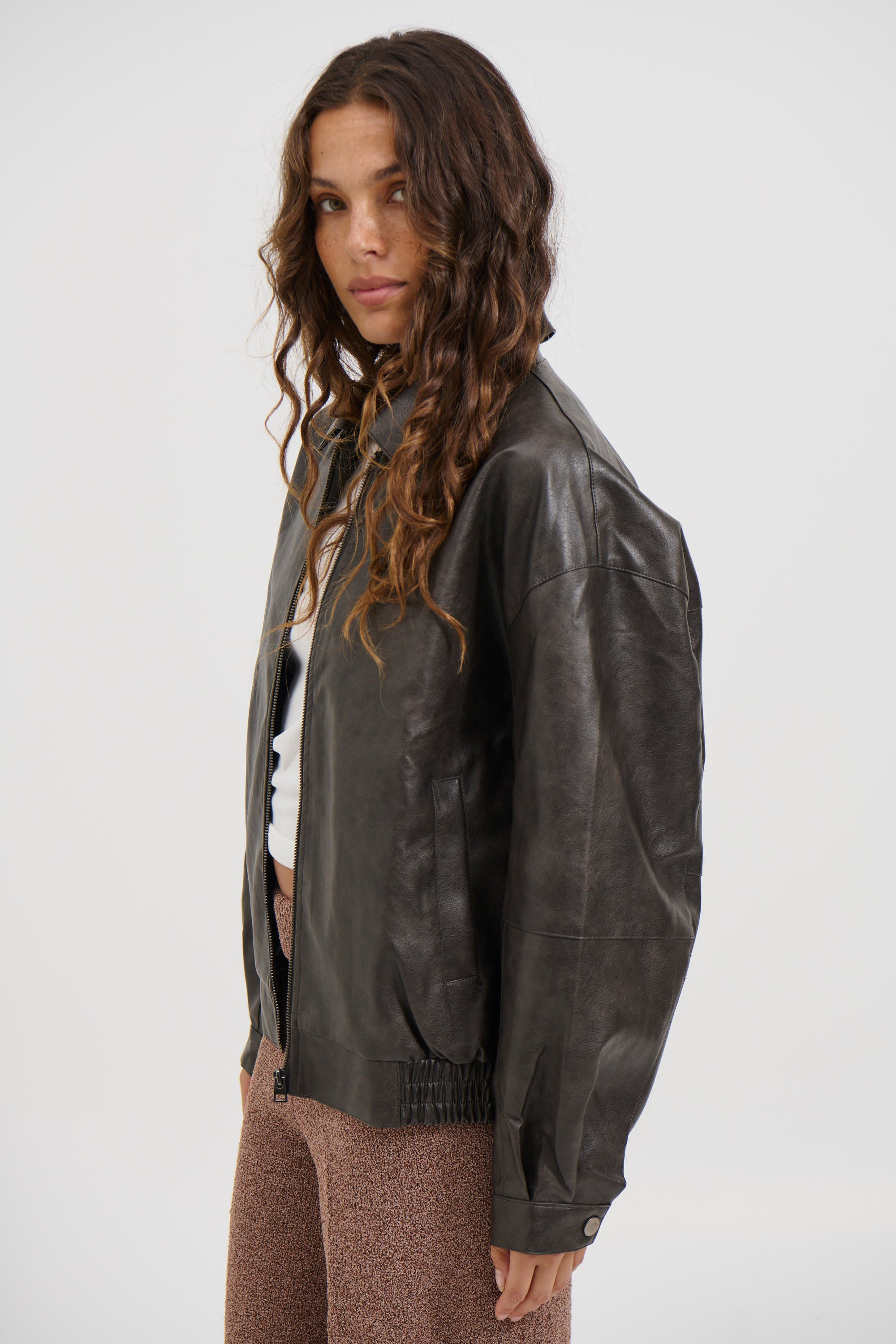 Denny Bomber Vintage Black - FINAL SALE