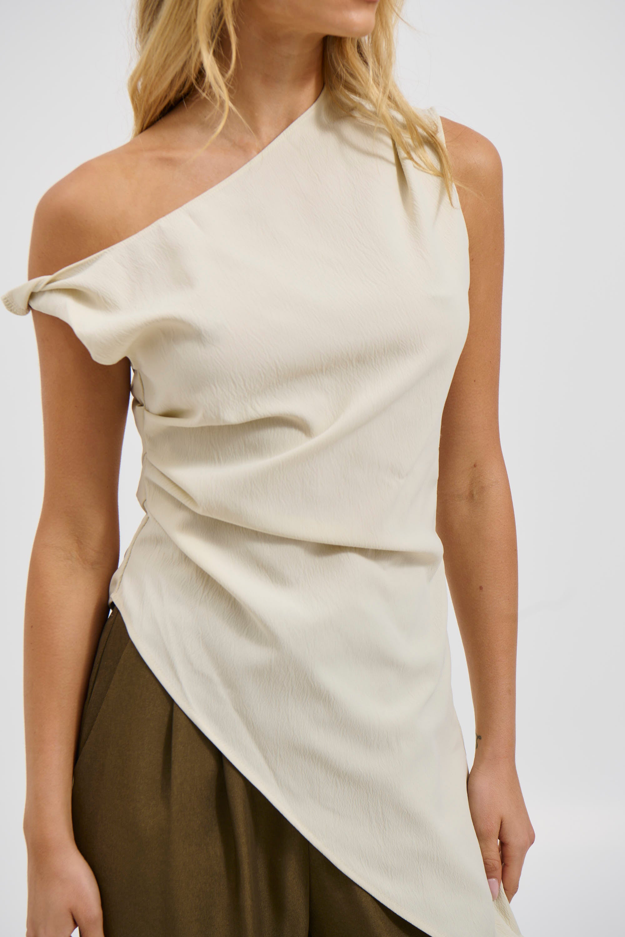 Macey Top Ivory