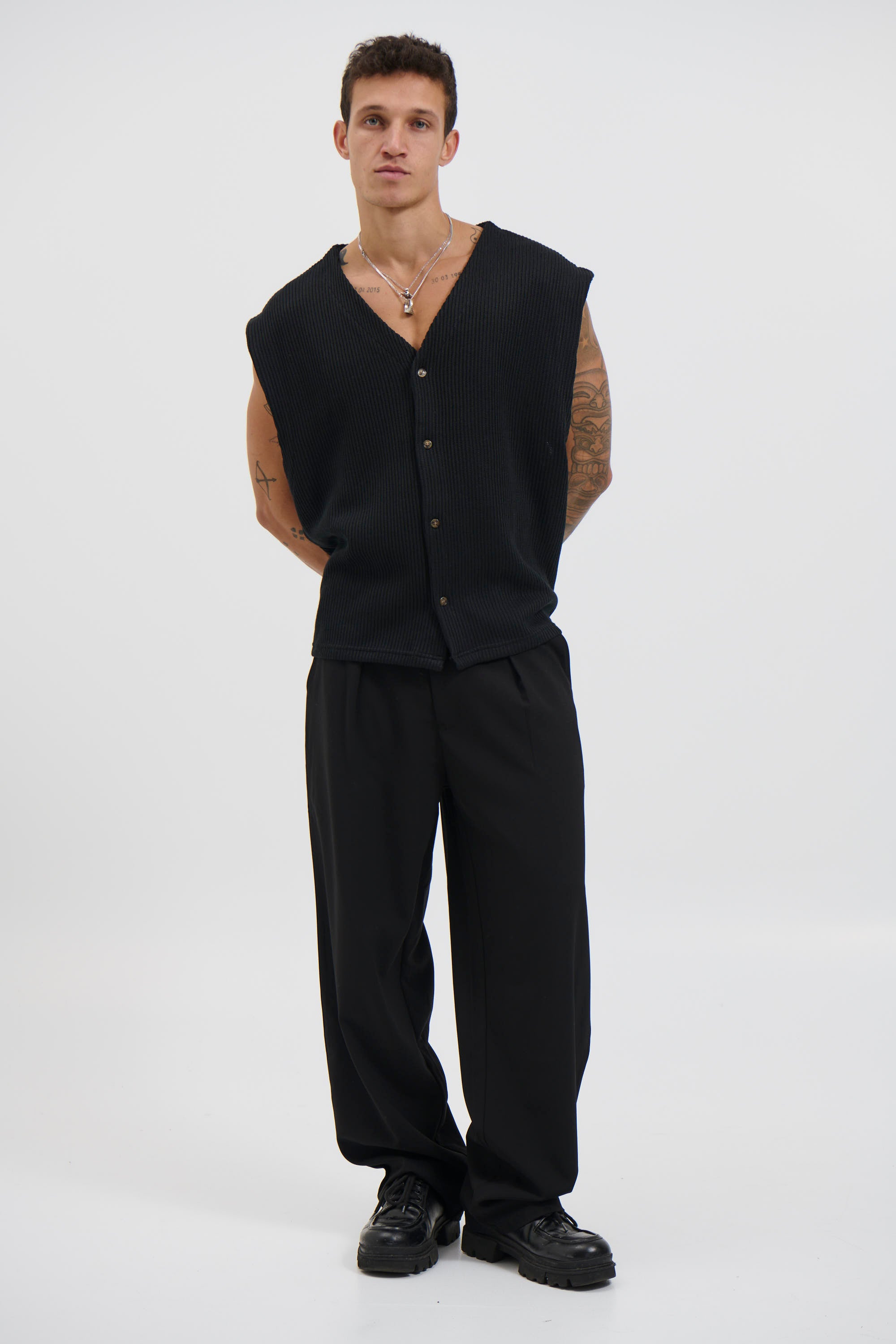 Cassius Knitted Vest Black