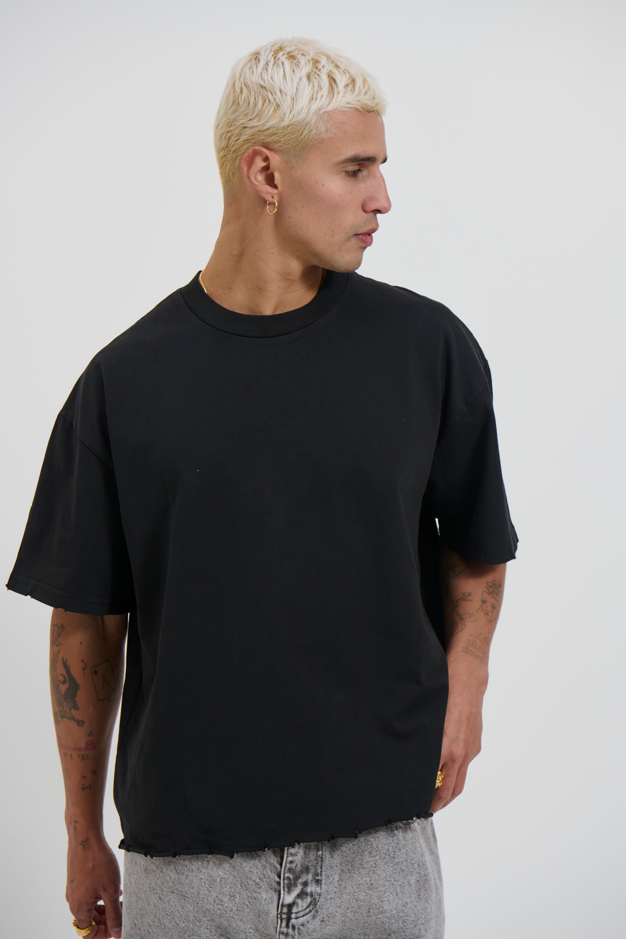 Raw Crop Distress Tee Black
