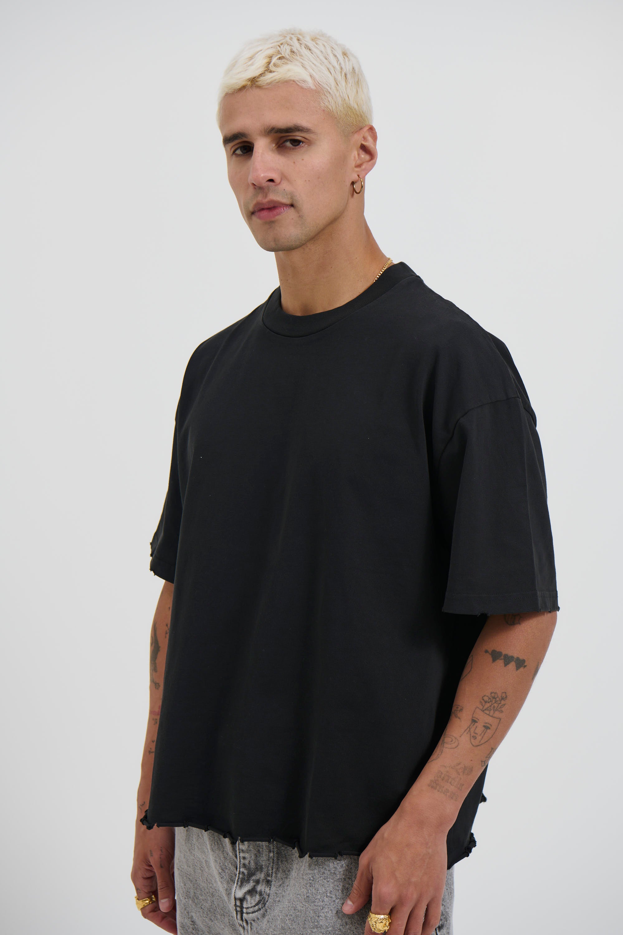 Raw Crop Distress Tee Black