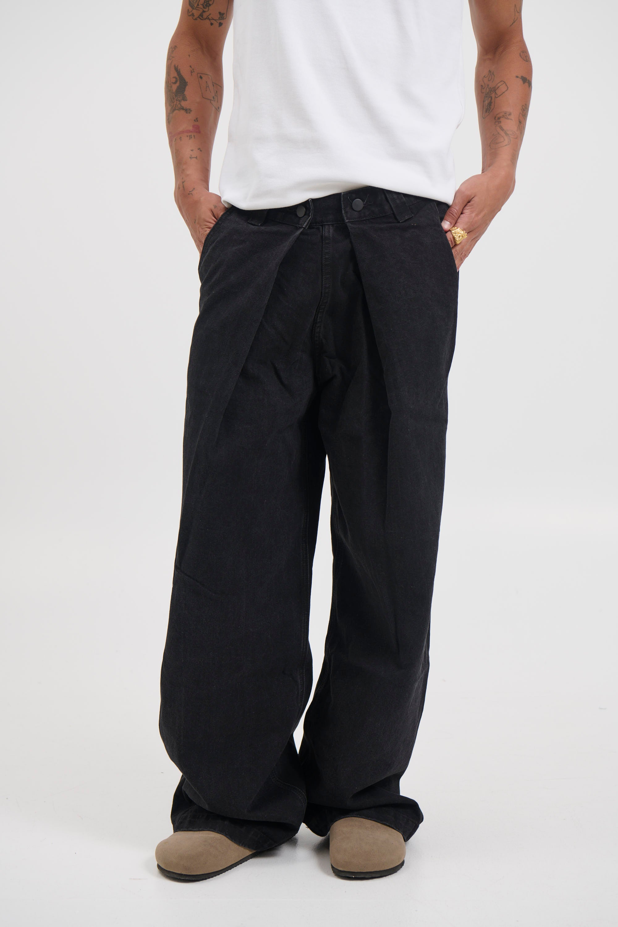 Robert Folded Jean Black