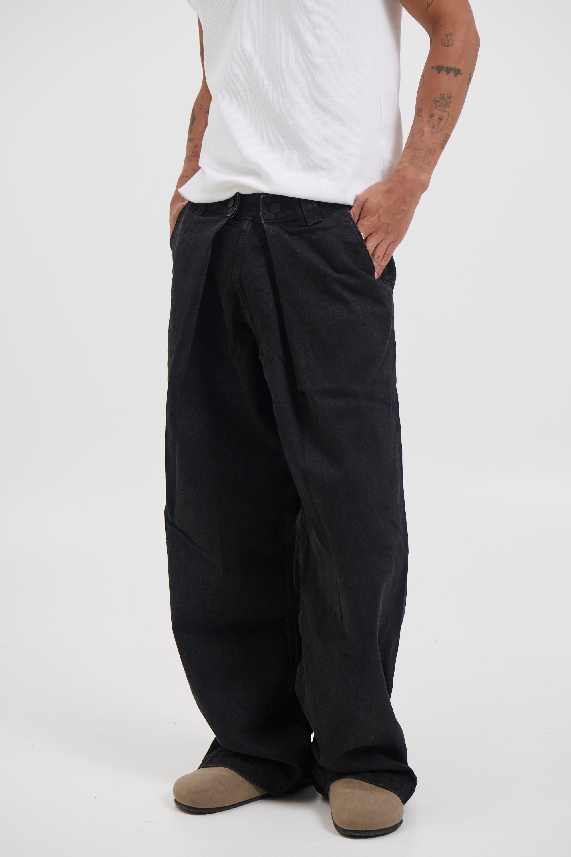 Robert Folded Jean Black