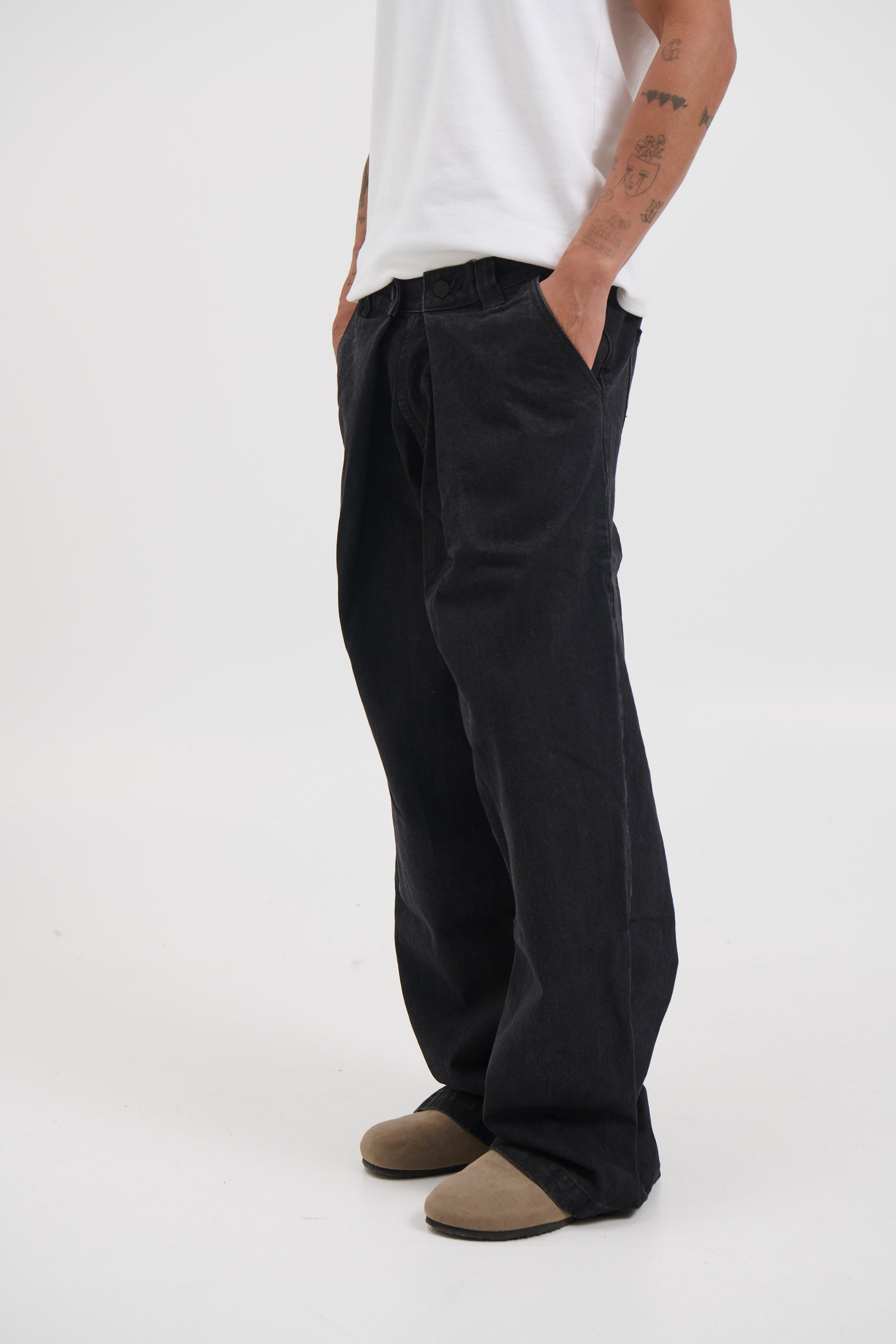 Robert Folded Jean Black