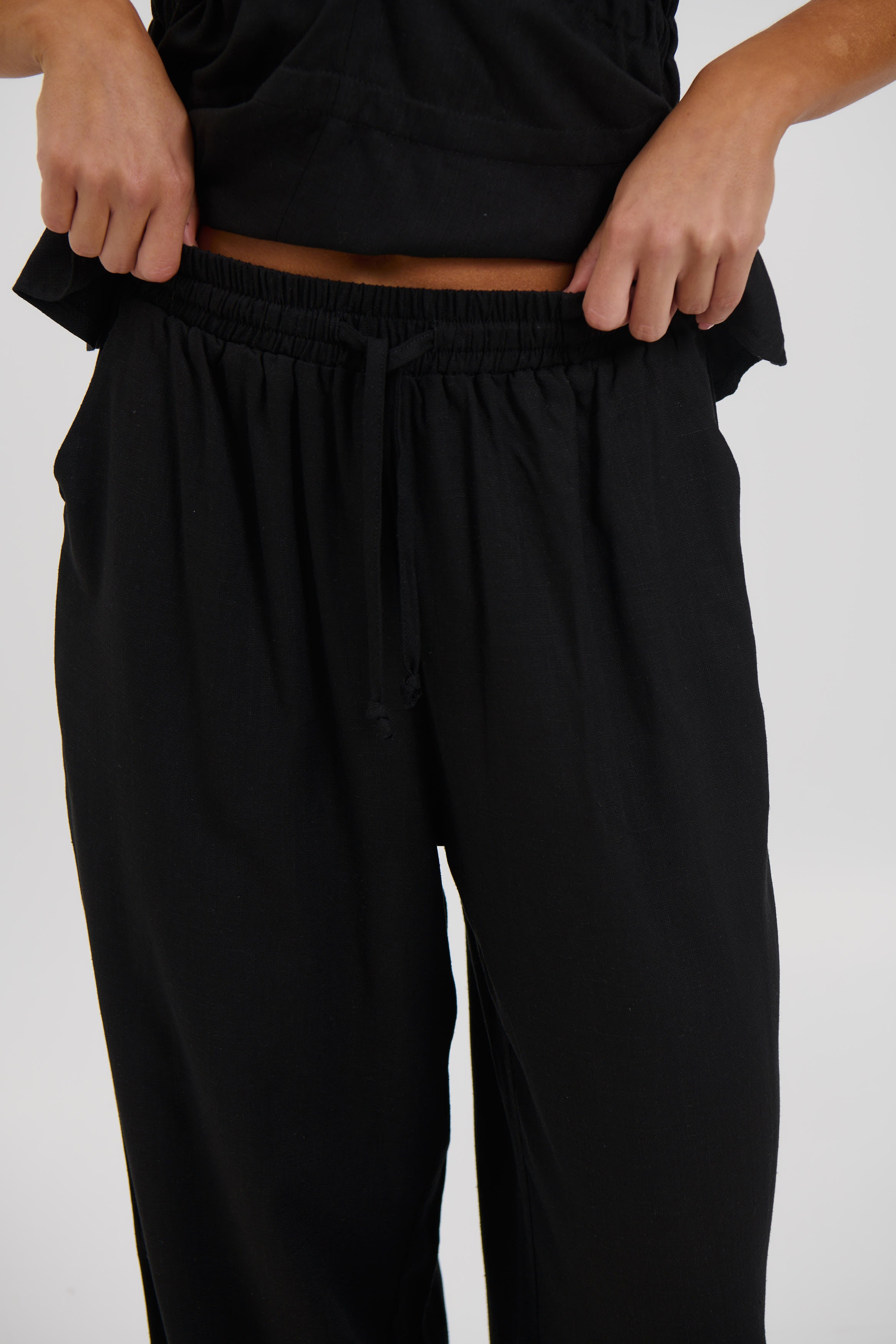Leesa Pant Black