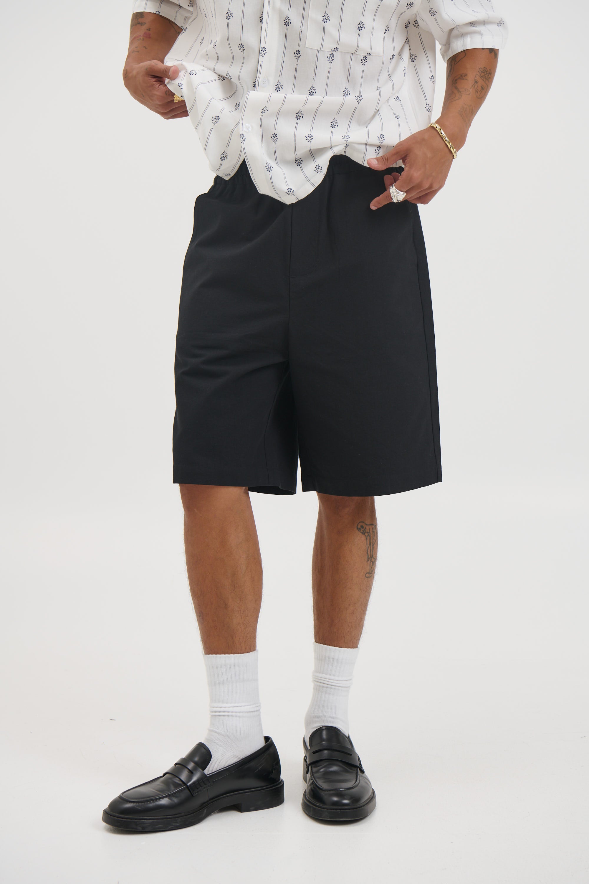 Mike Relaxed Short Black