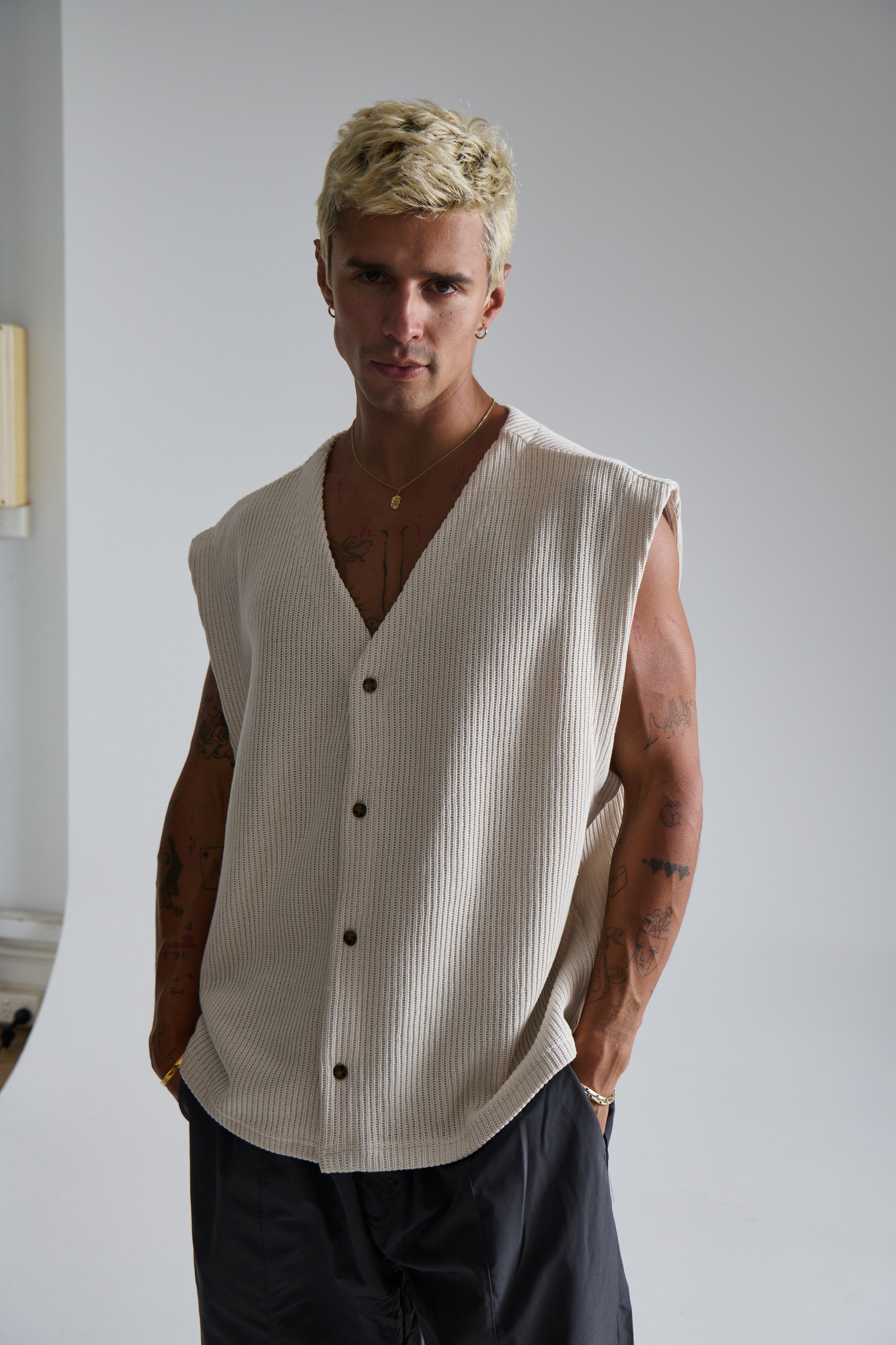 Cassius Knitted Vest Sand