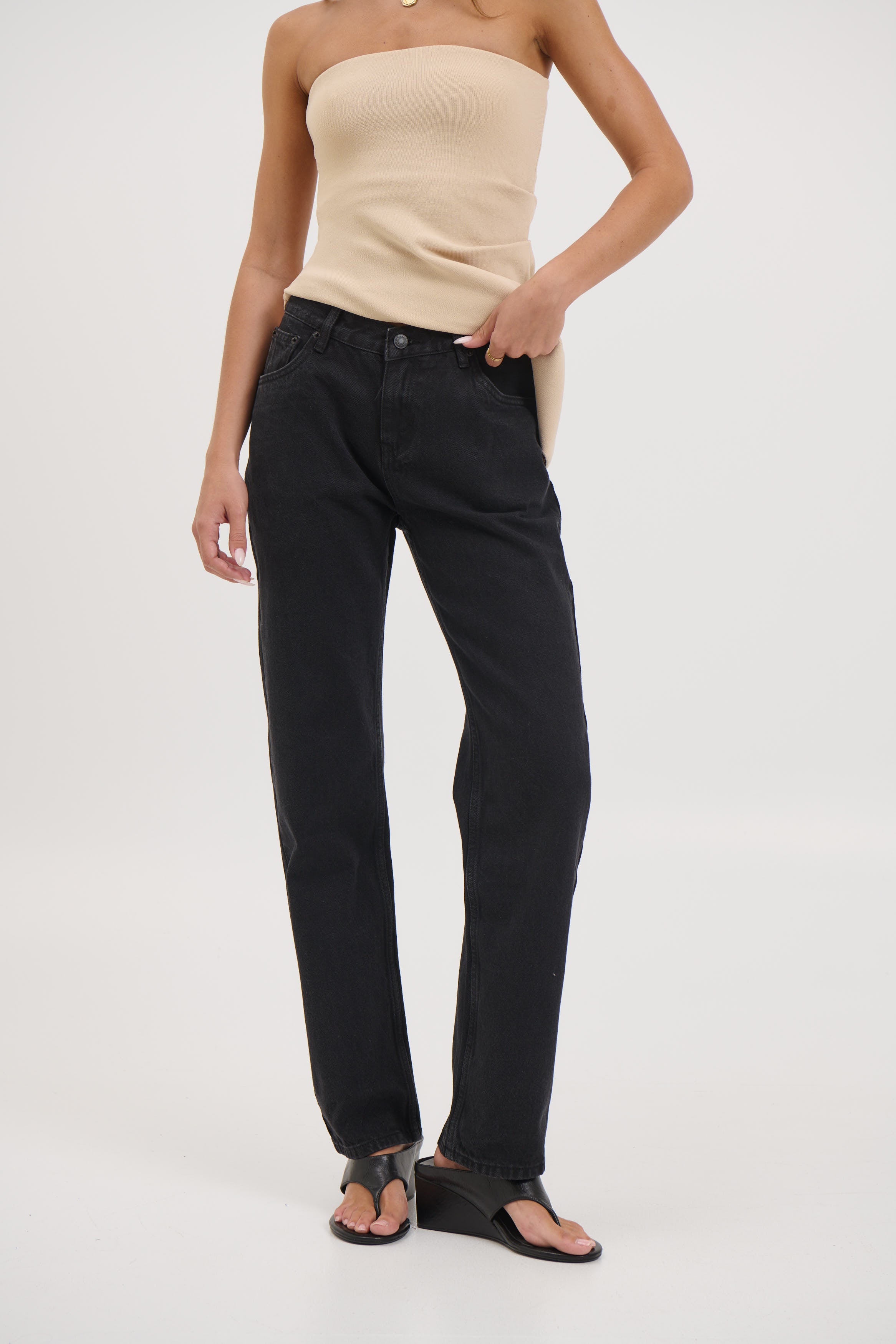 Julia Jean Backstage Black