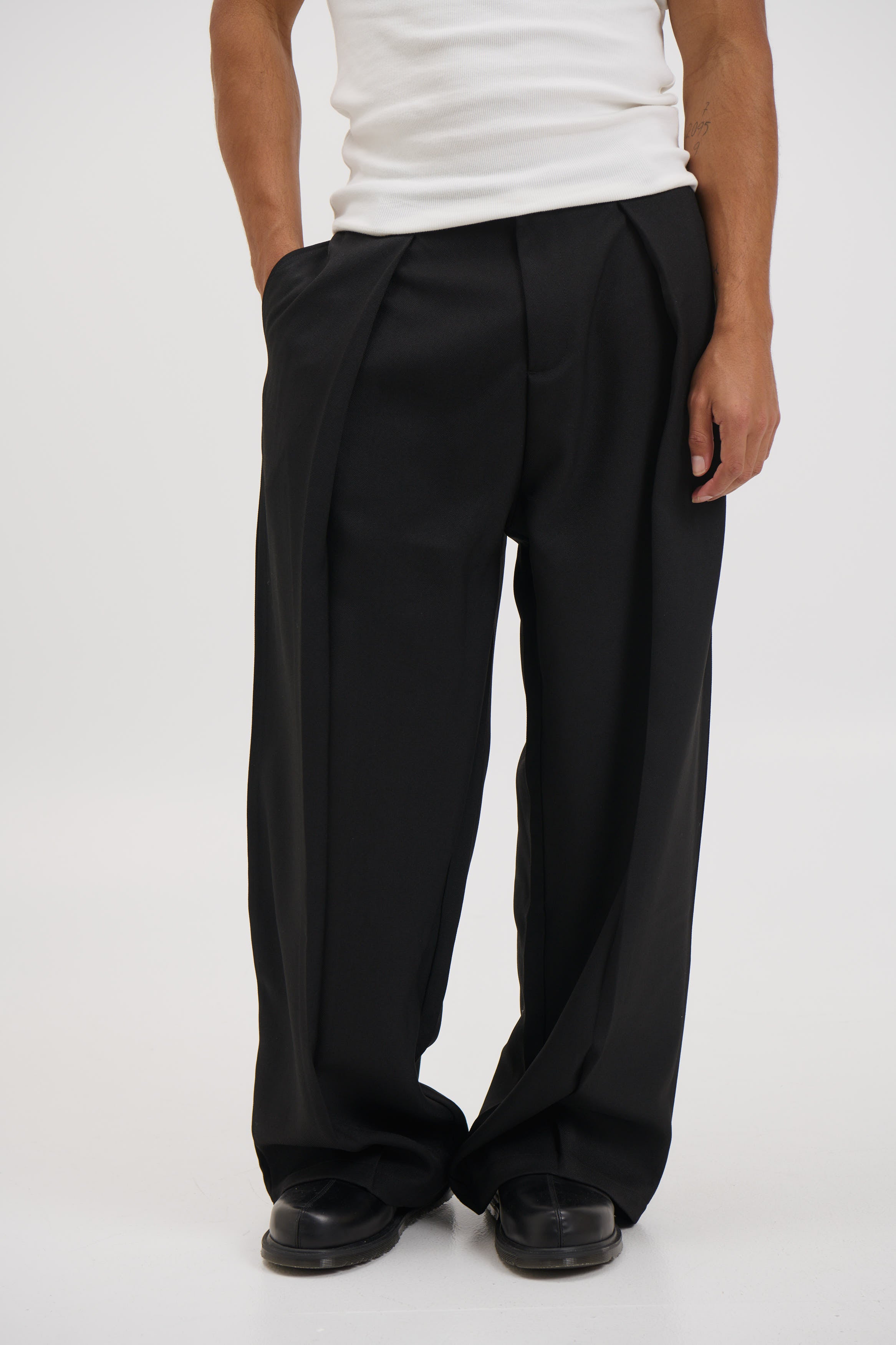 Josh Baggy Pant Black