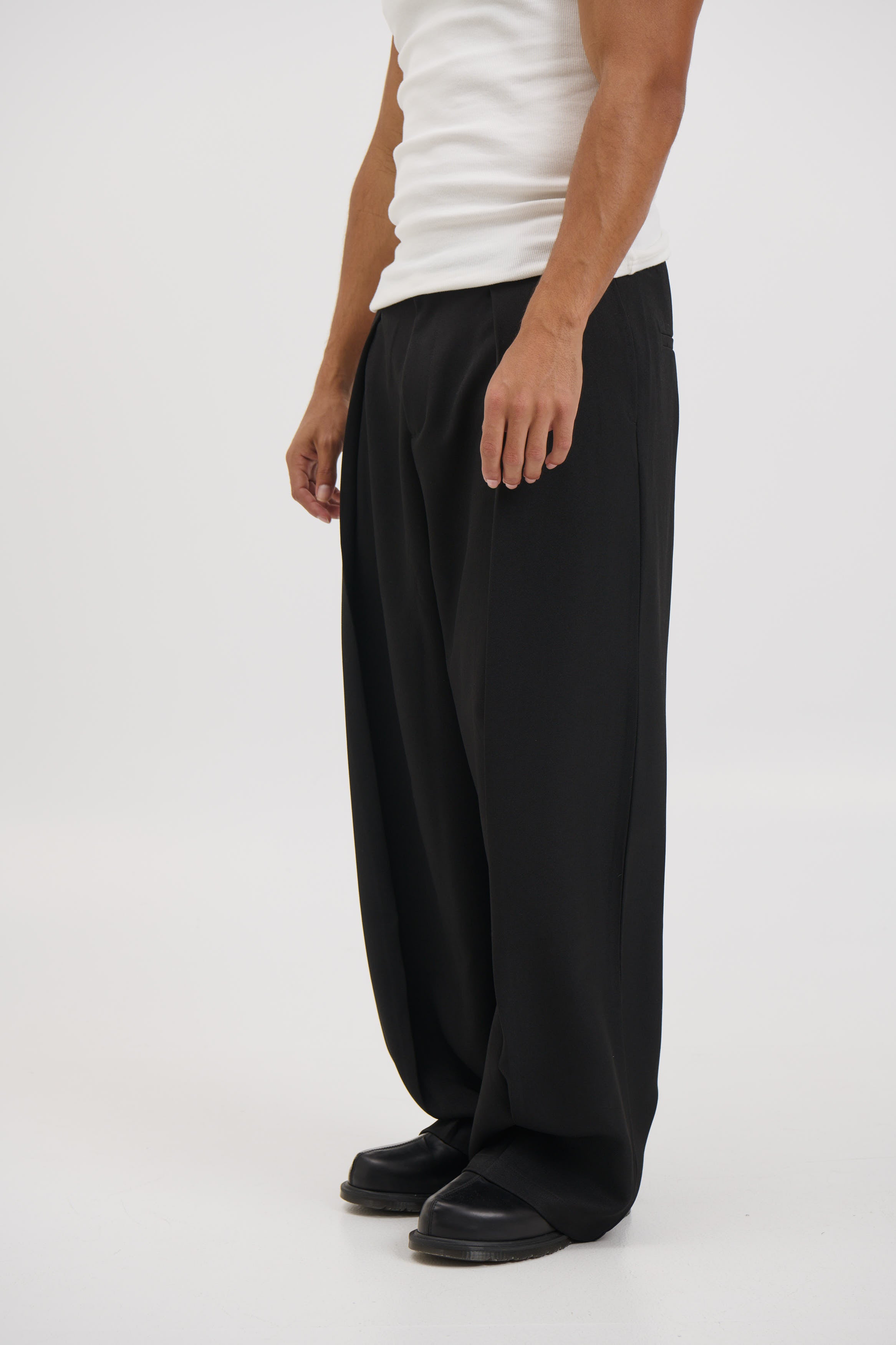 Josh Baggy Pant Black