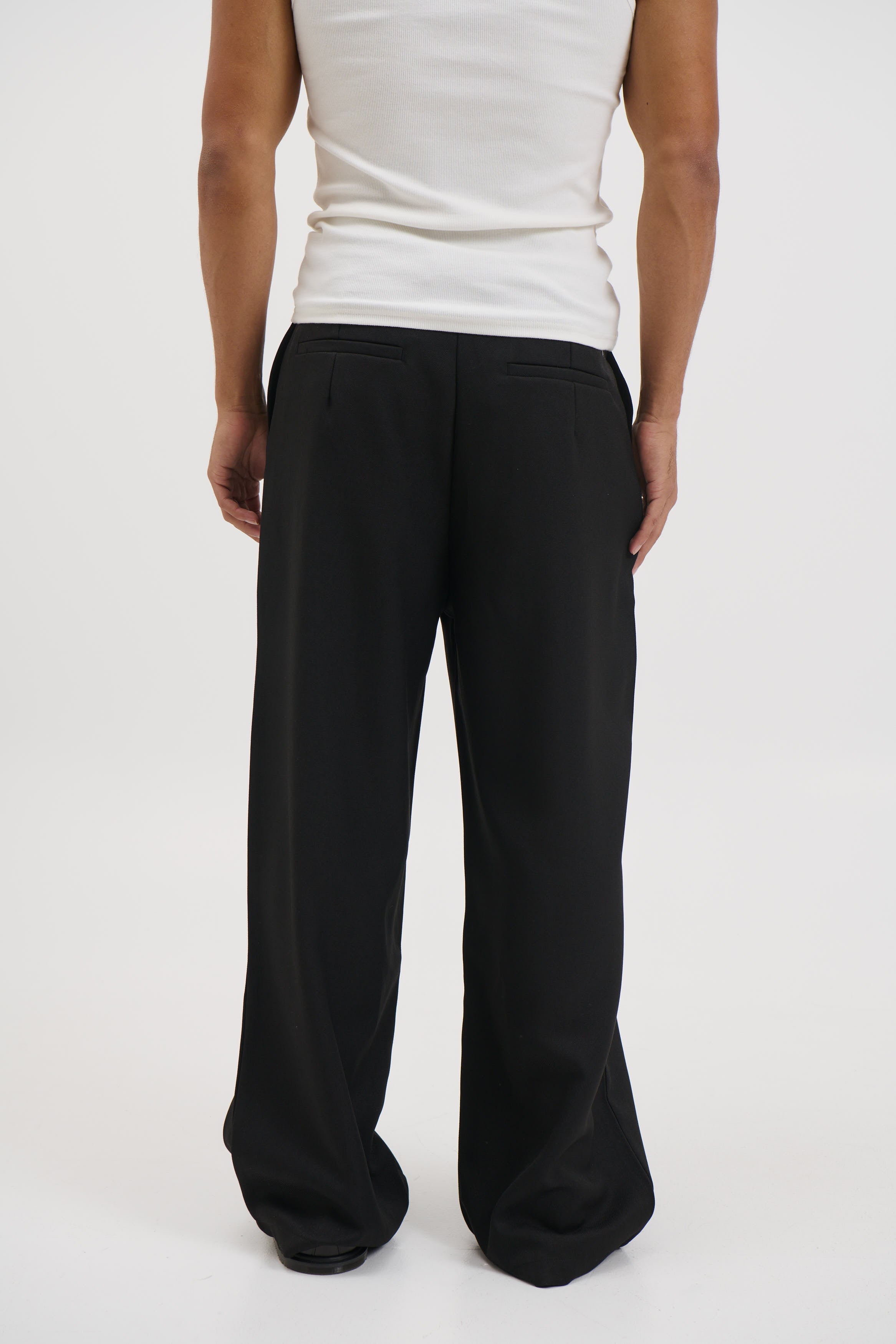 Josh Baggy Pant Black