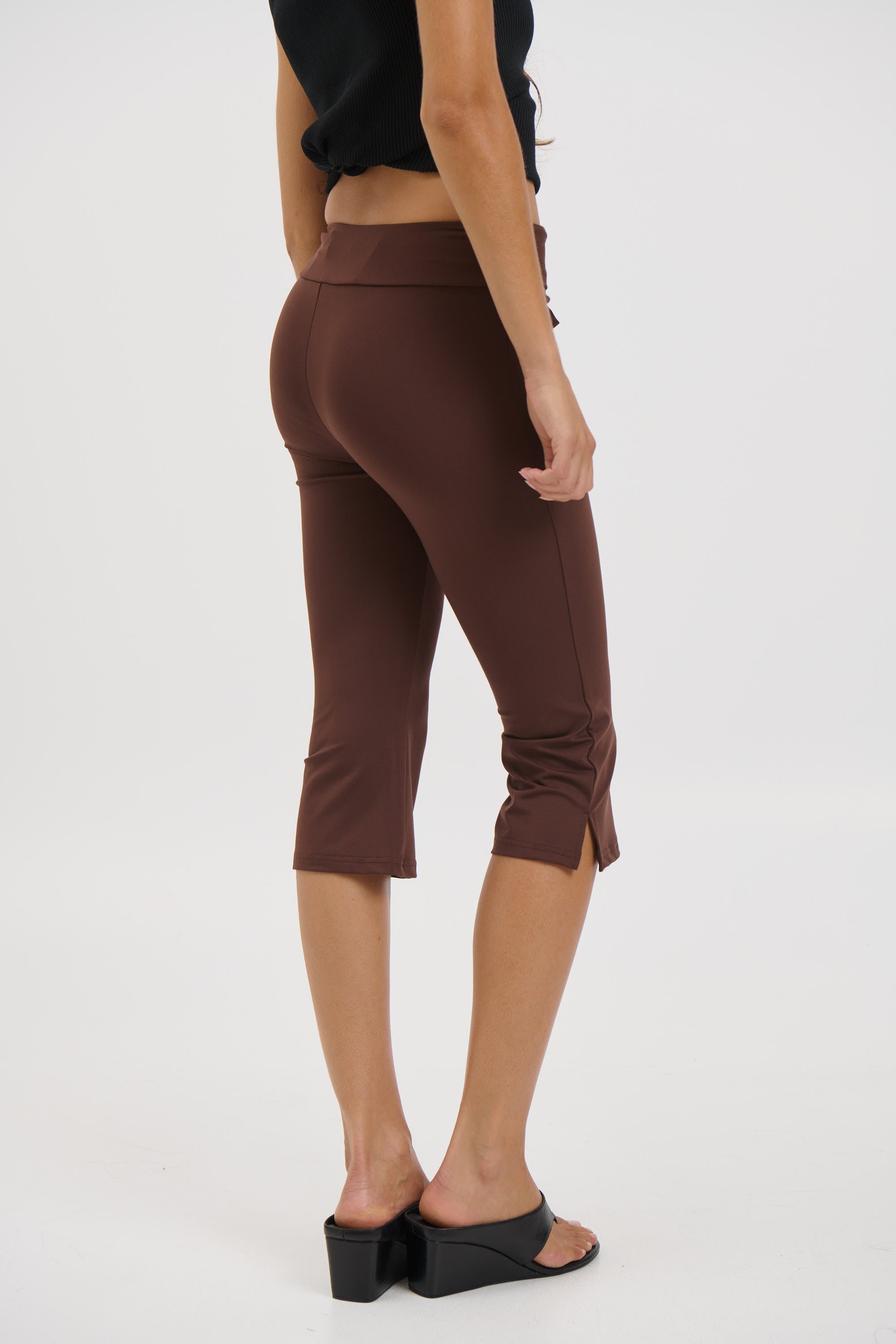 Winona Capri Chocolate