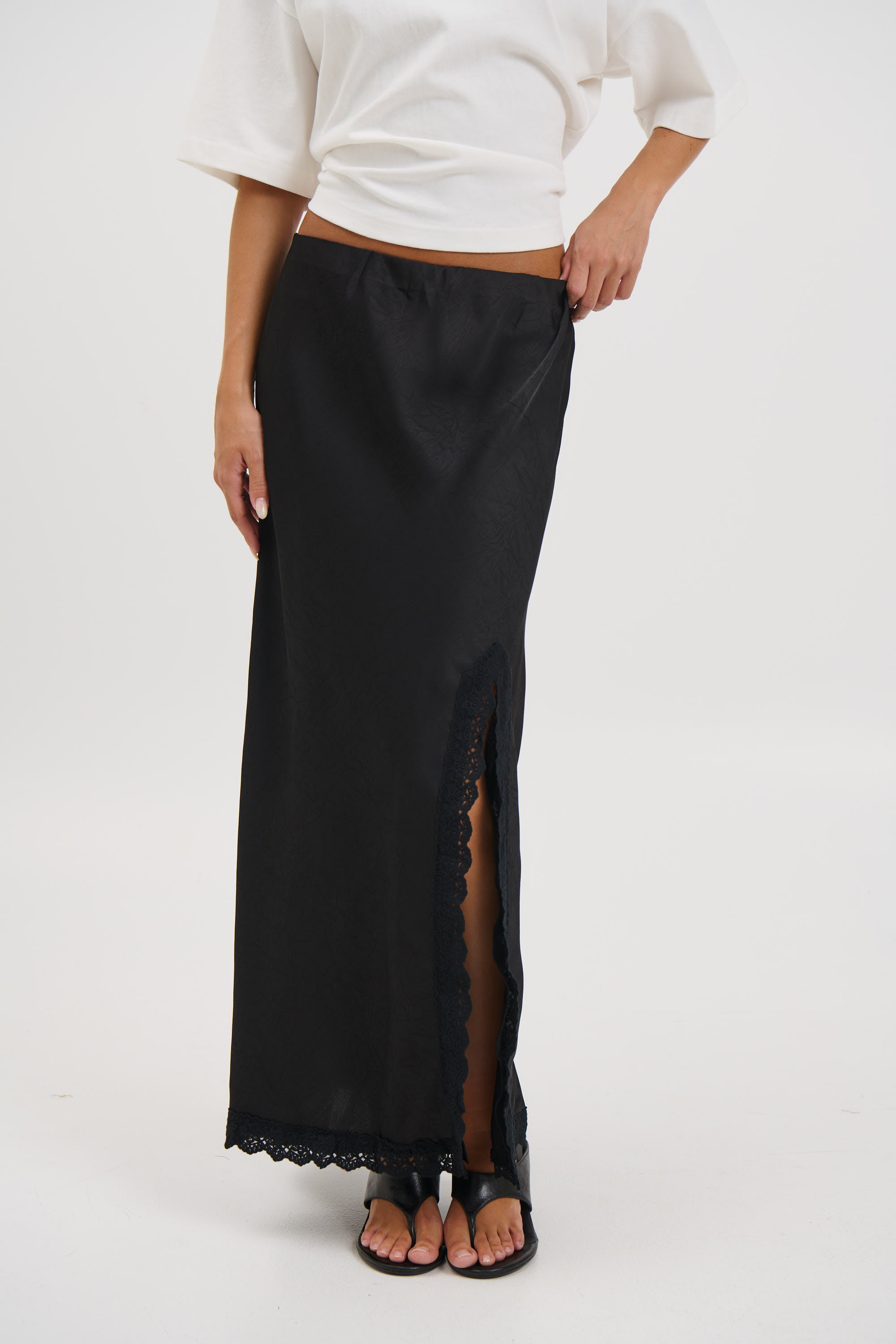 Chantily Skirt Black