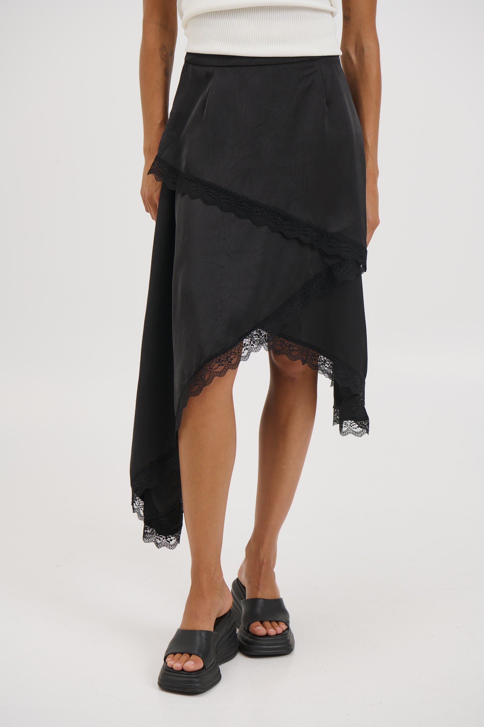 Yianni Midi Skirt Black