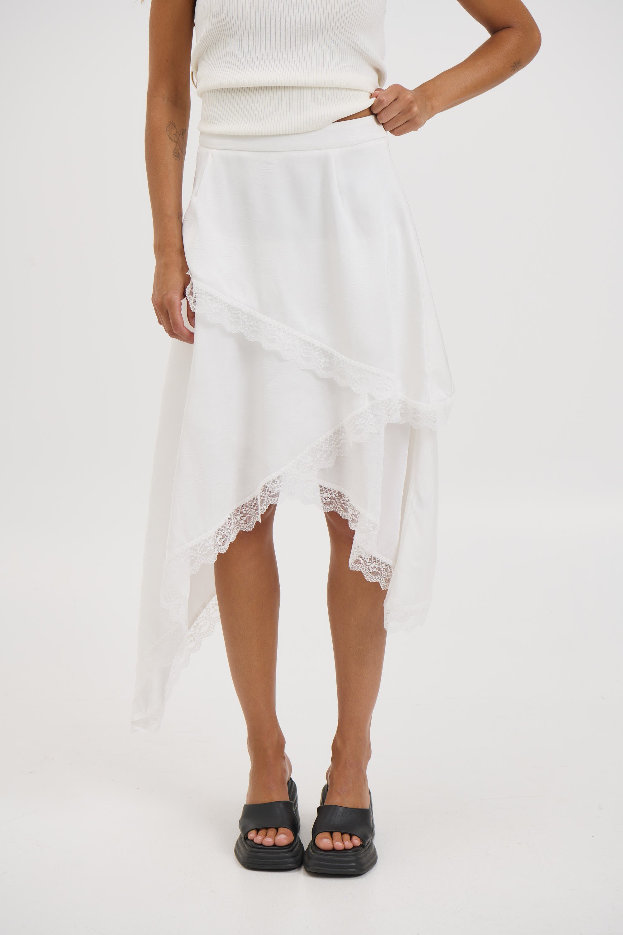Yianni Midi Skirt White