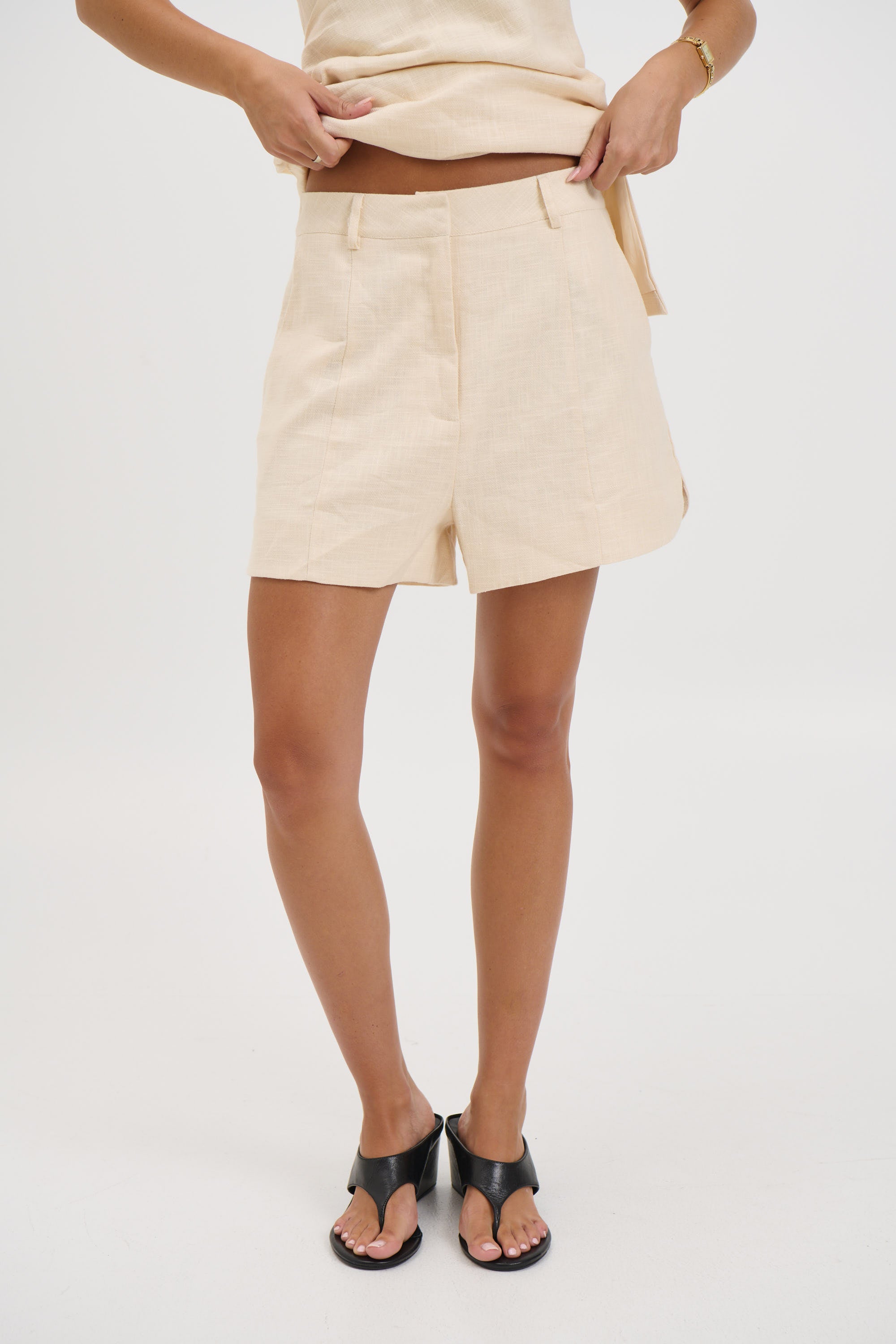 Veena Short Cream