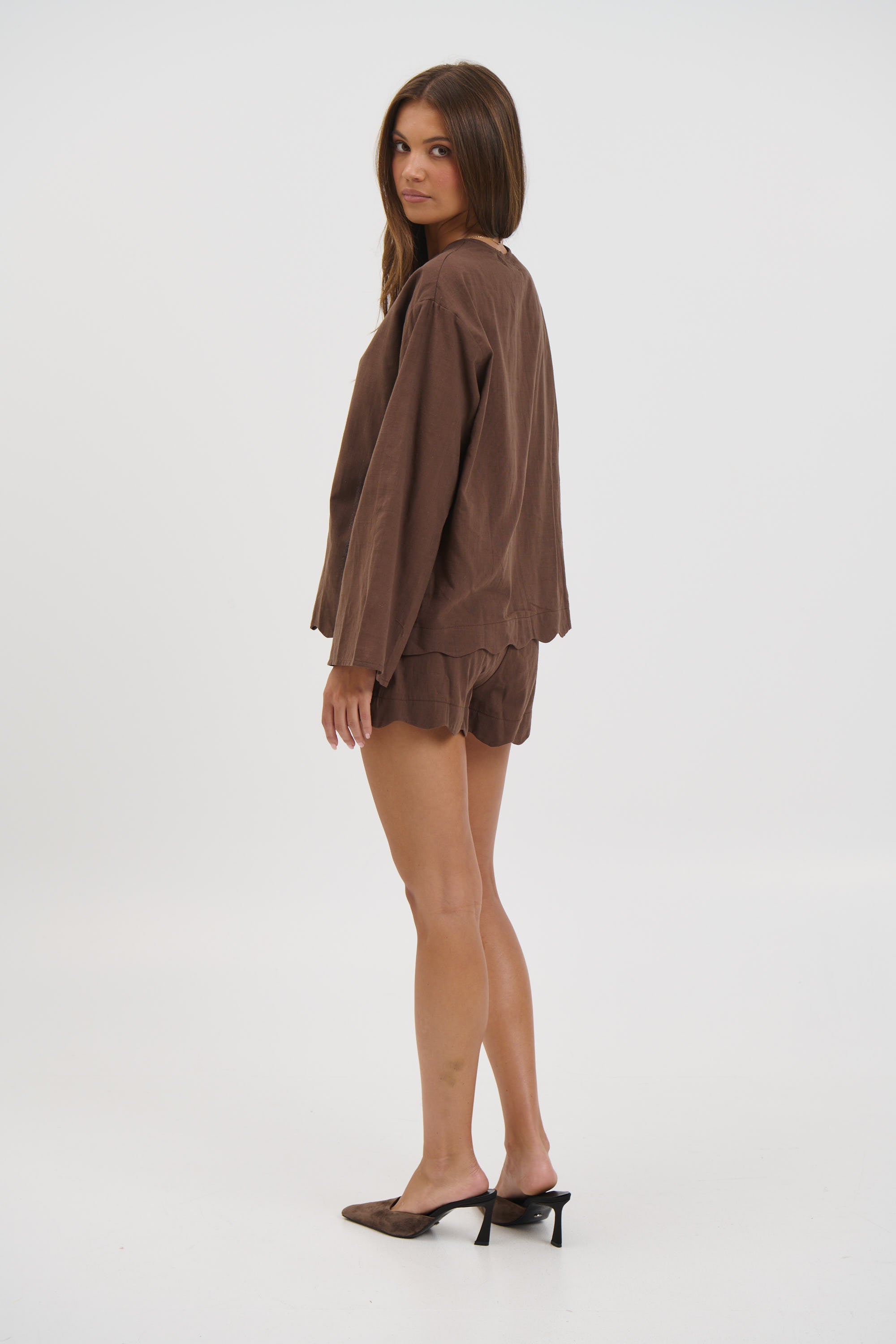 Tianna Scallop Set Chocolate