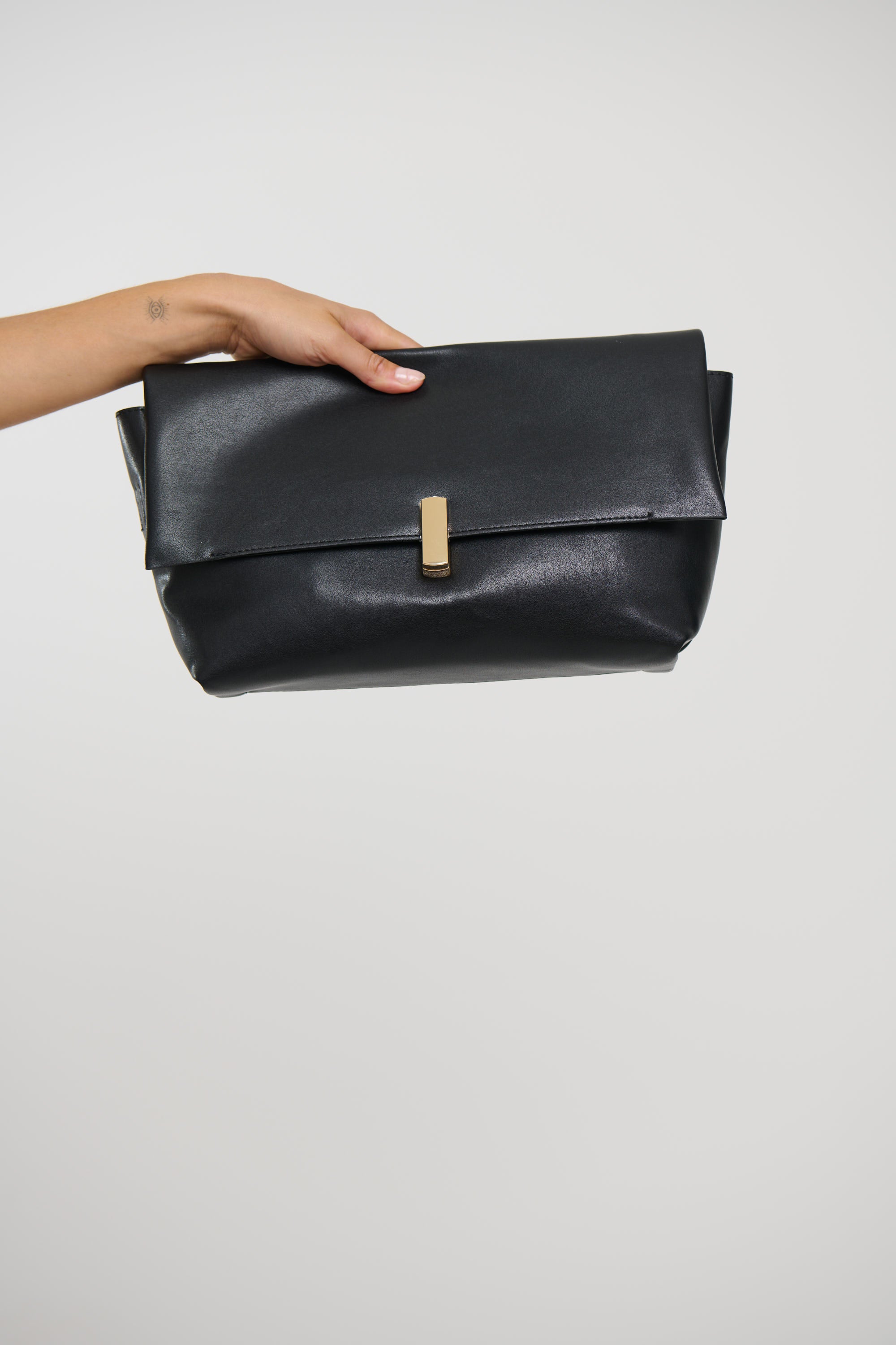 Novie Clutch Black