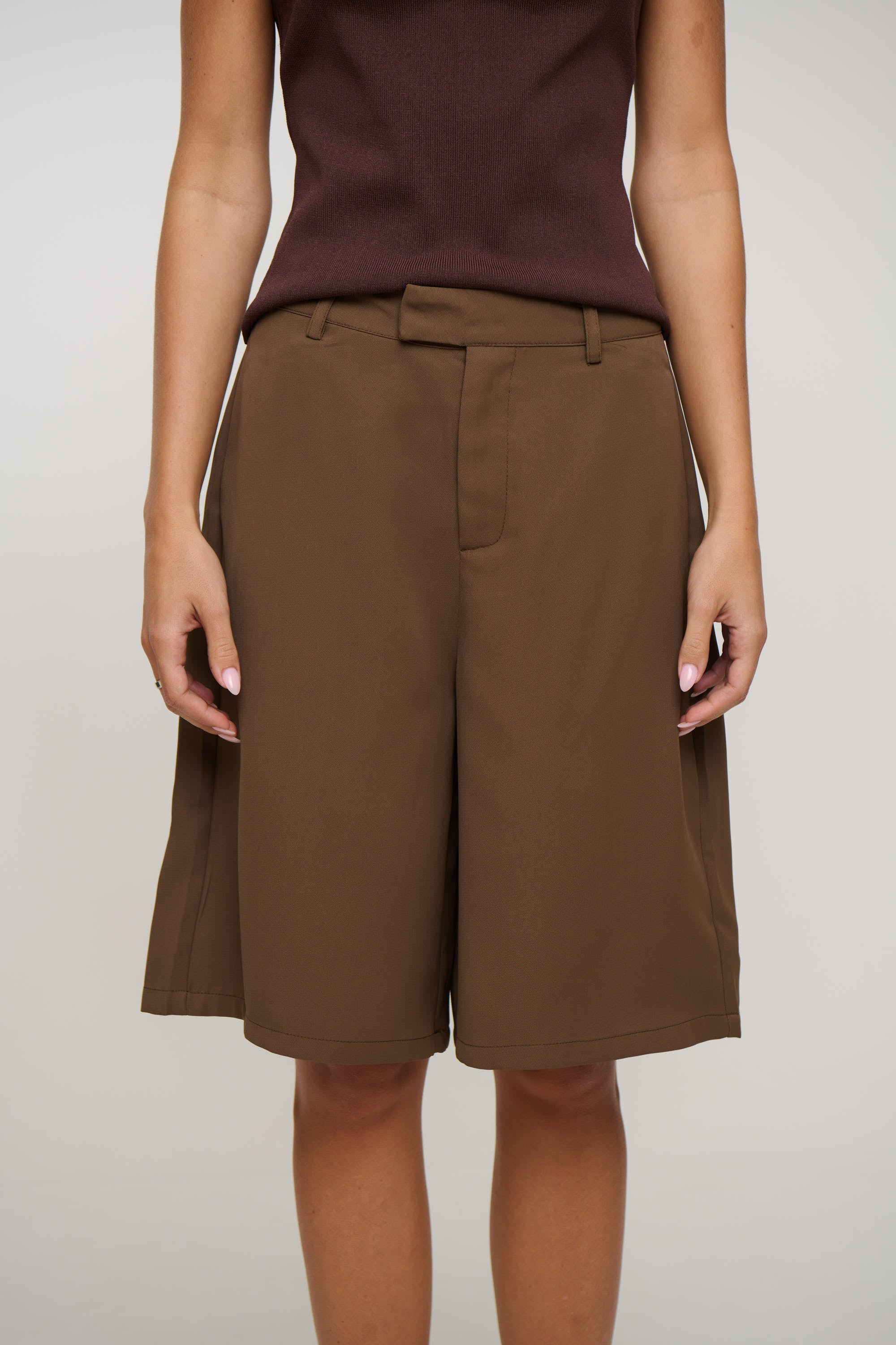 Brooks Bermuda Short Chocolate