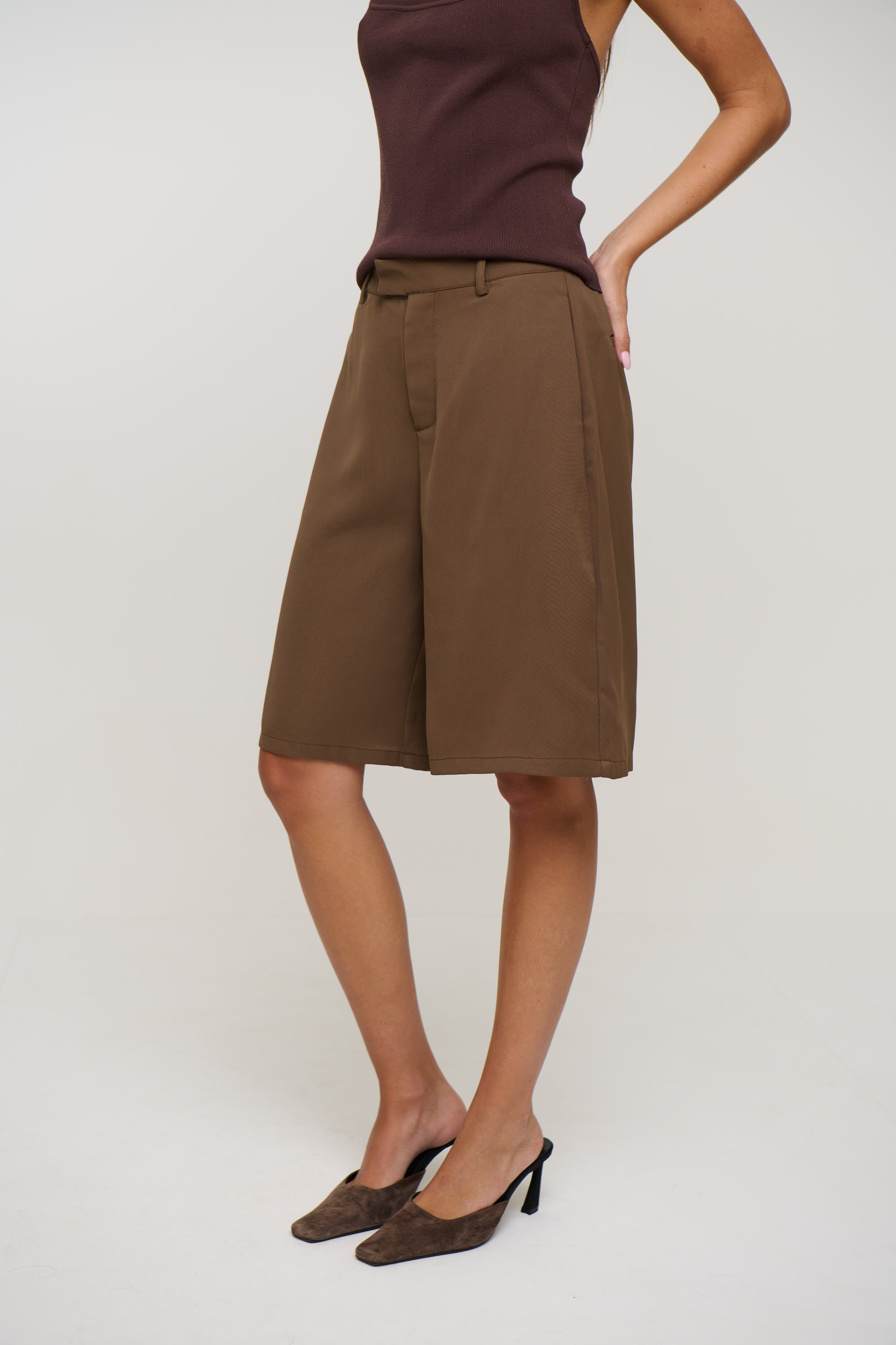 Brooks Bermuda Short Chocolate