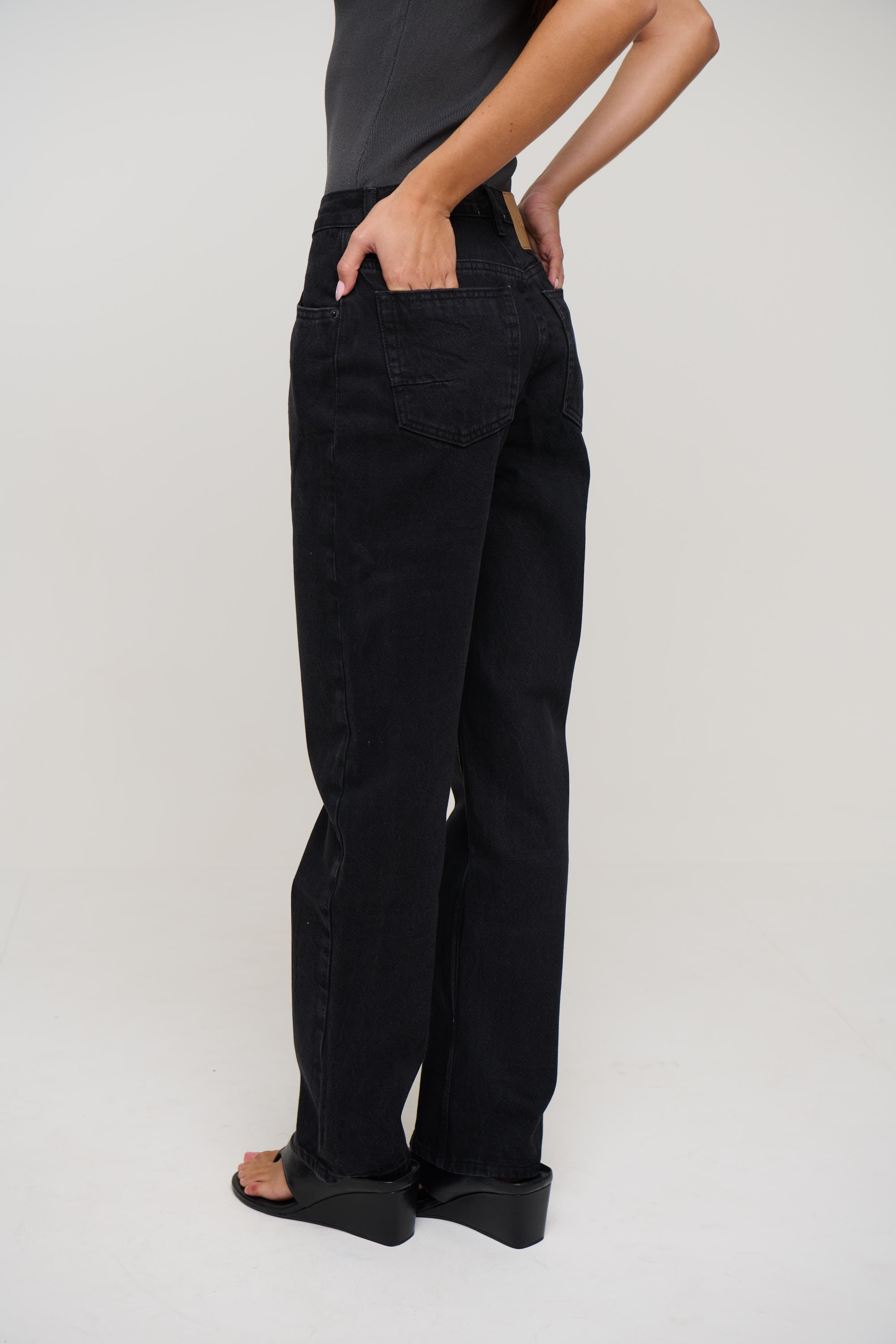 Julia Jean Backstage Black