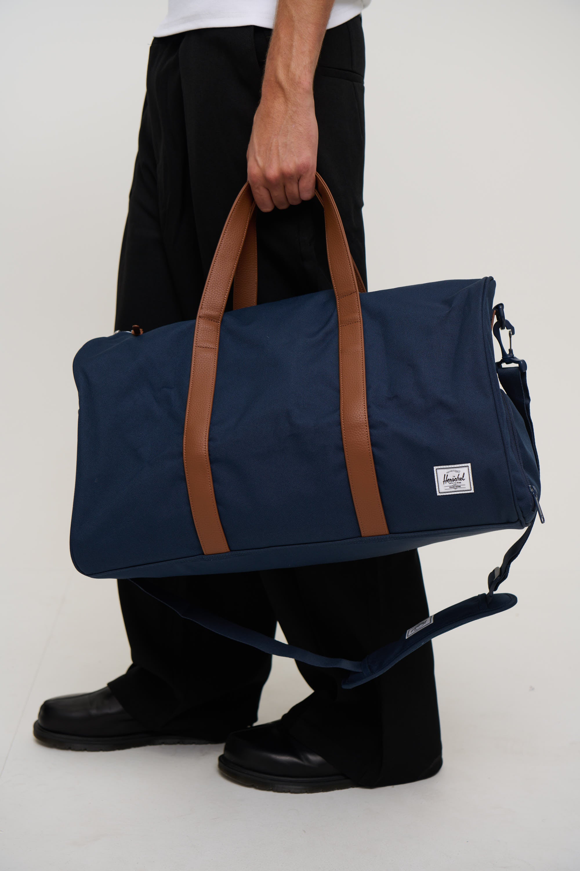 Herschel Novel Duffle Navy