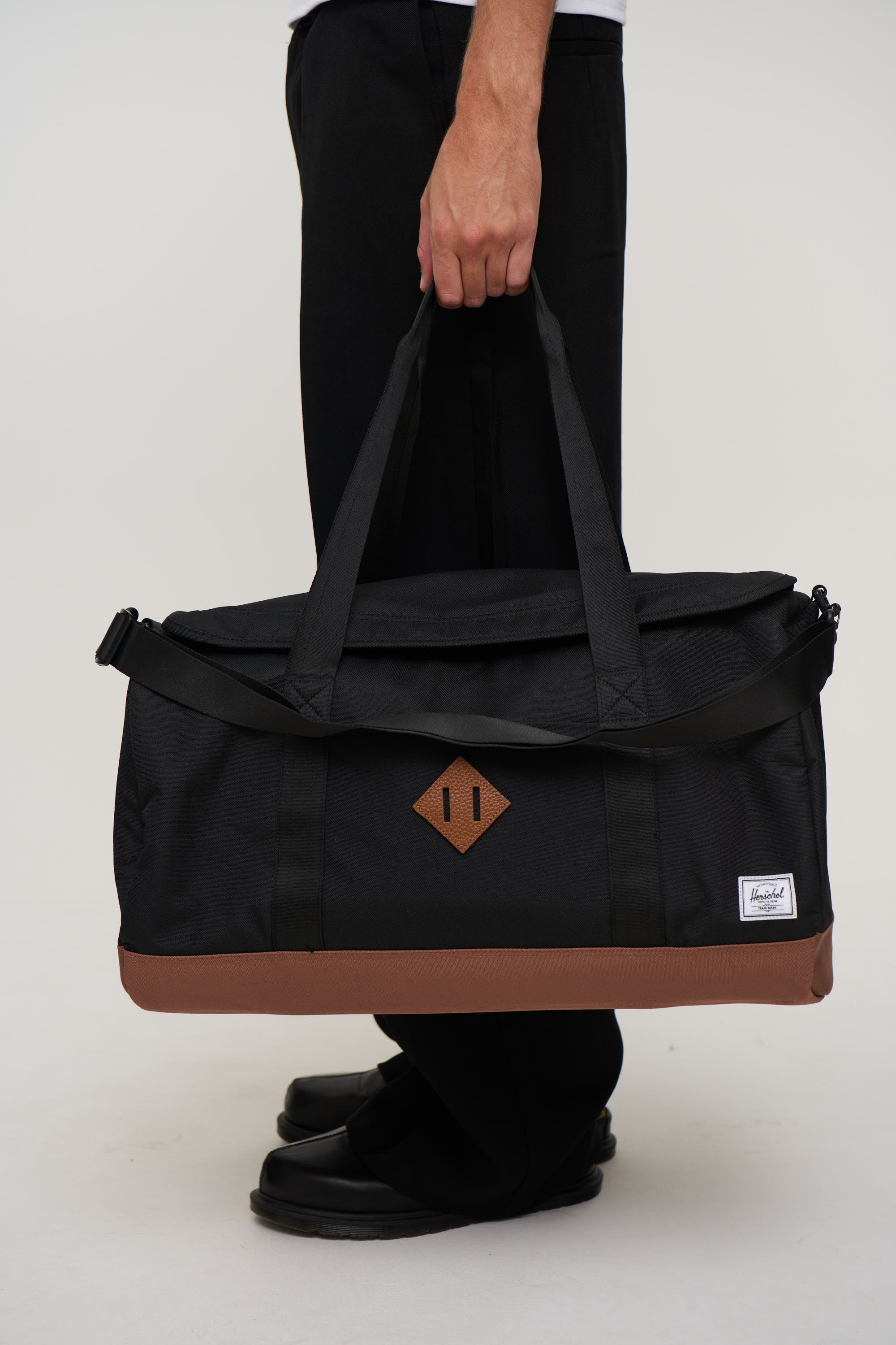 Herschel Novel Duffle Black/Saddle Brown