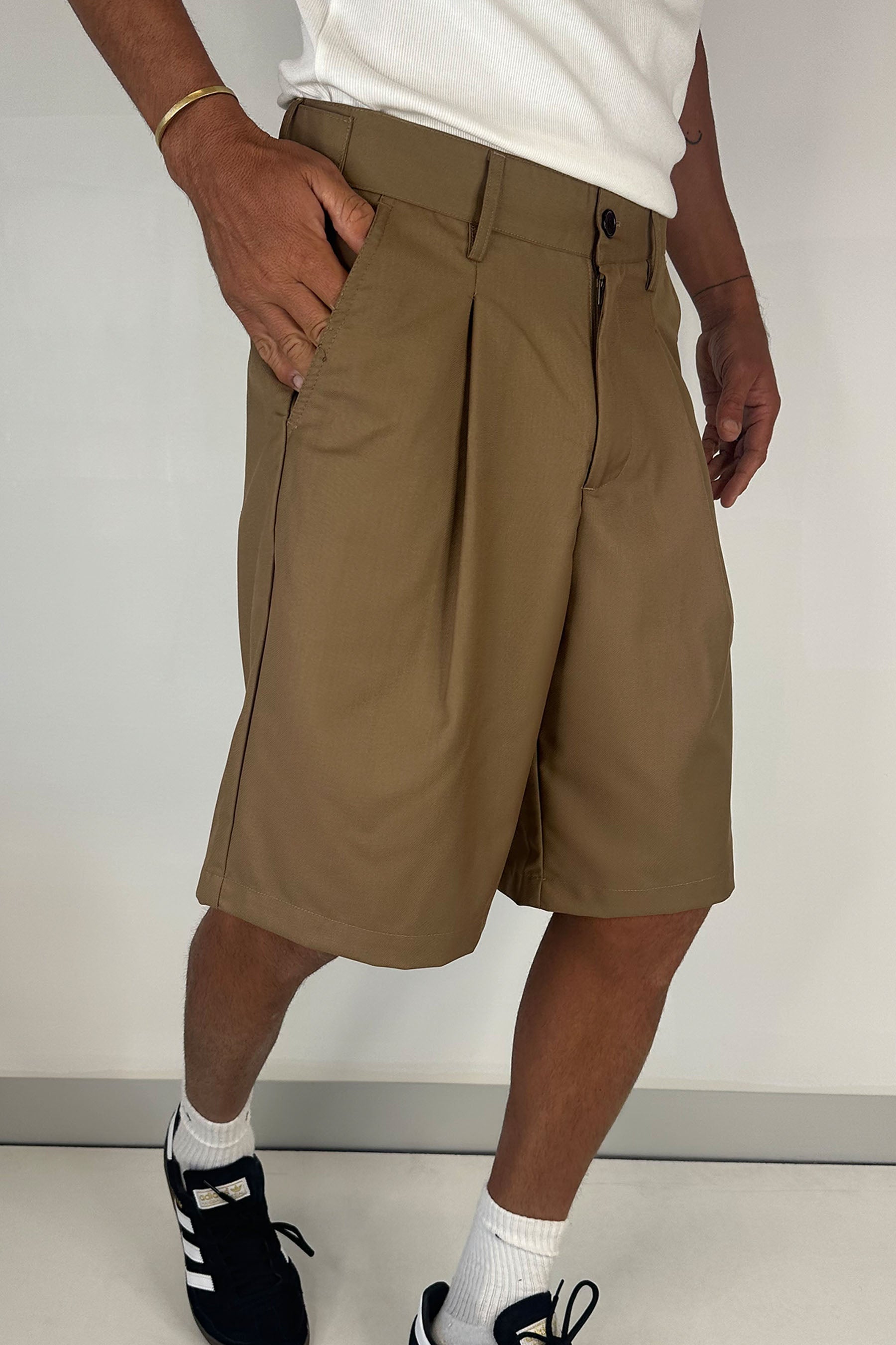 Dom Relaxed Short Choc