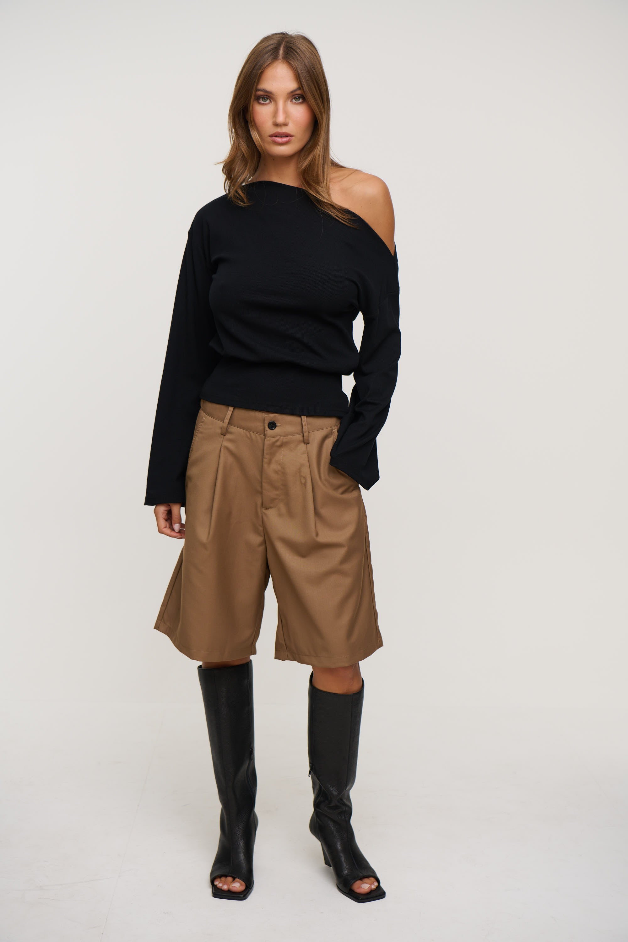 Unisex Dom Relaxed Short Choc