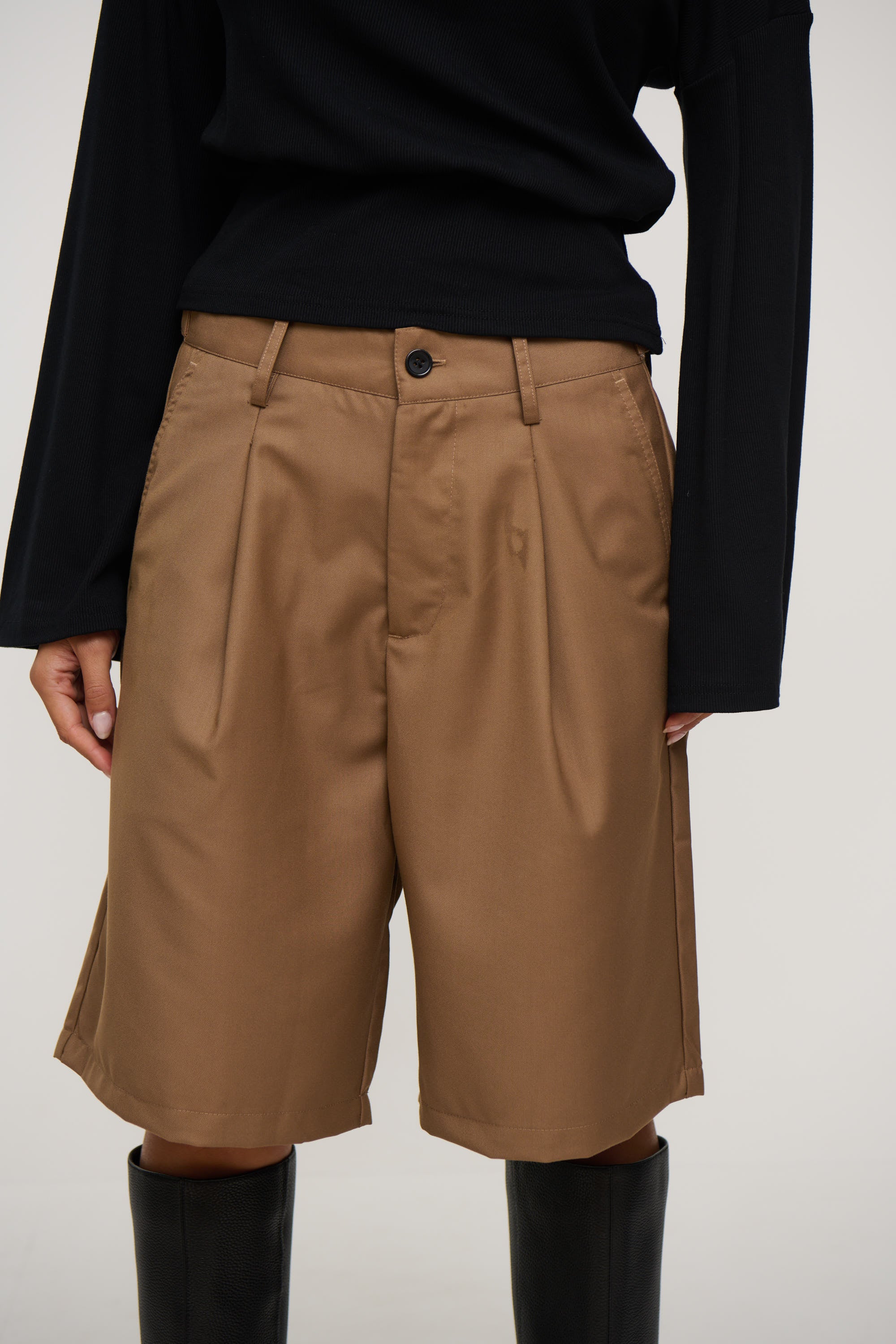 Unisex Dom Relaxed Short Choc