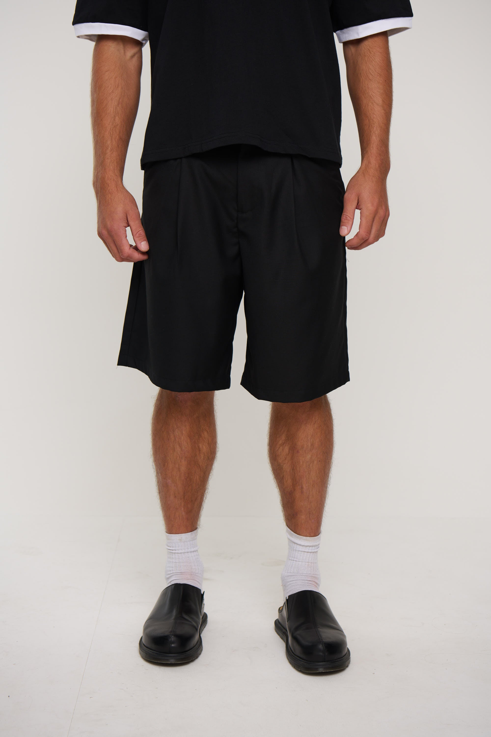 Dom Relaxed Short Black