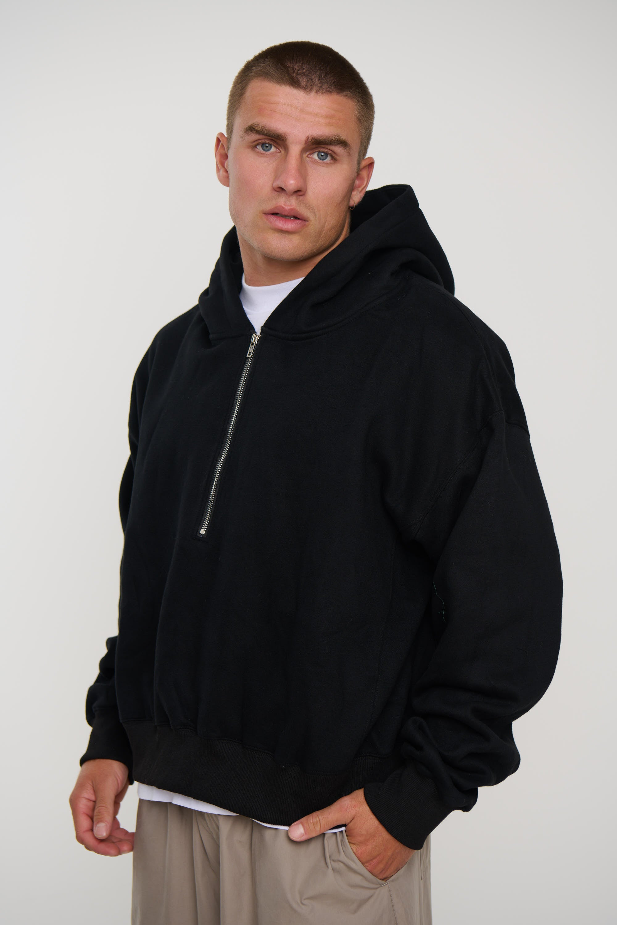 Half Zip Heavyweight Hood Black