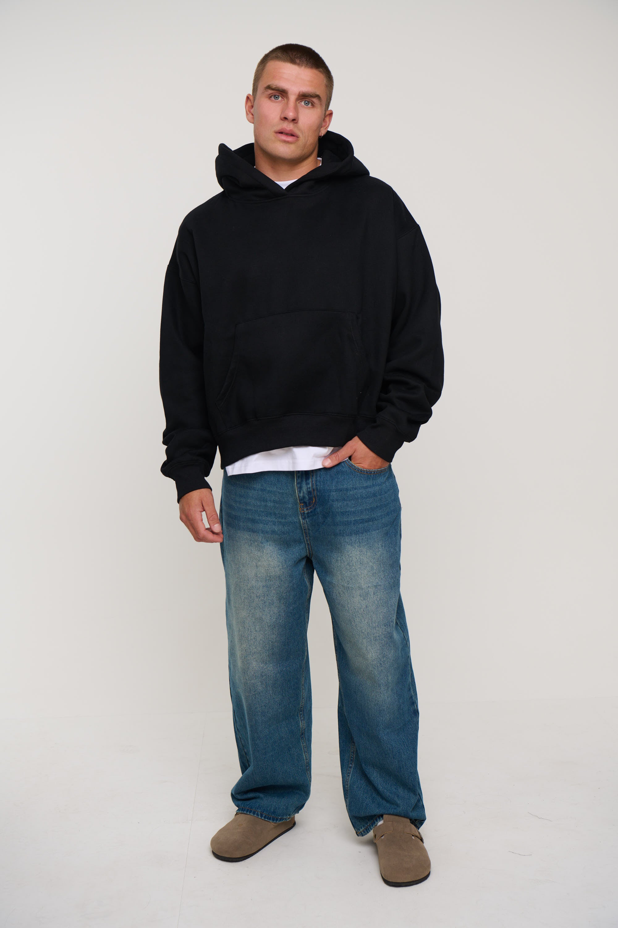 Roman Cropped Drop Hoodie Black